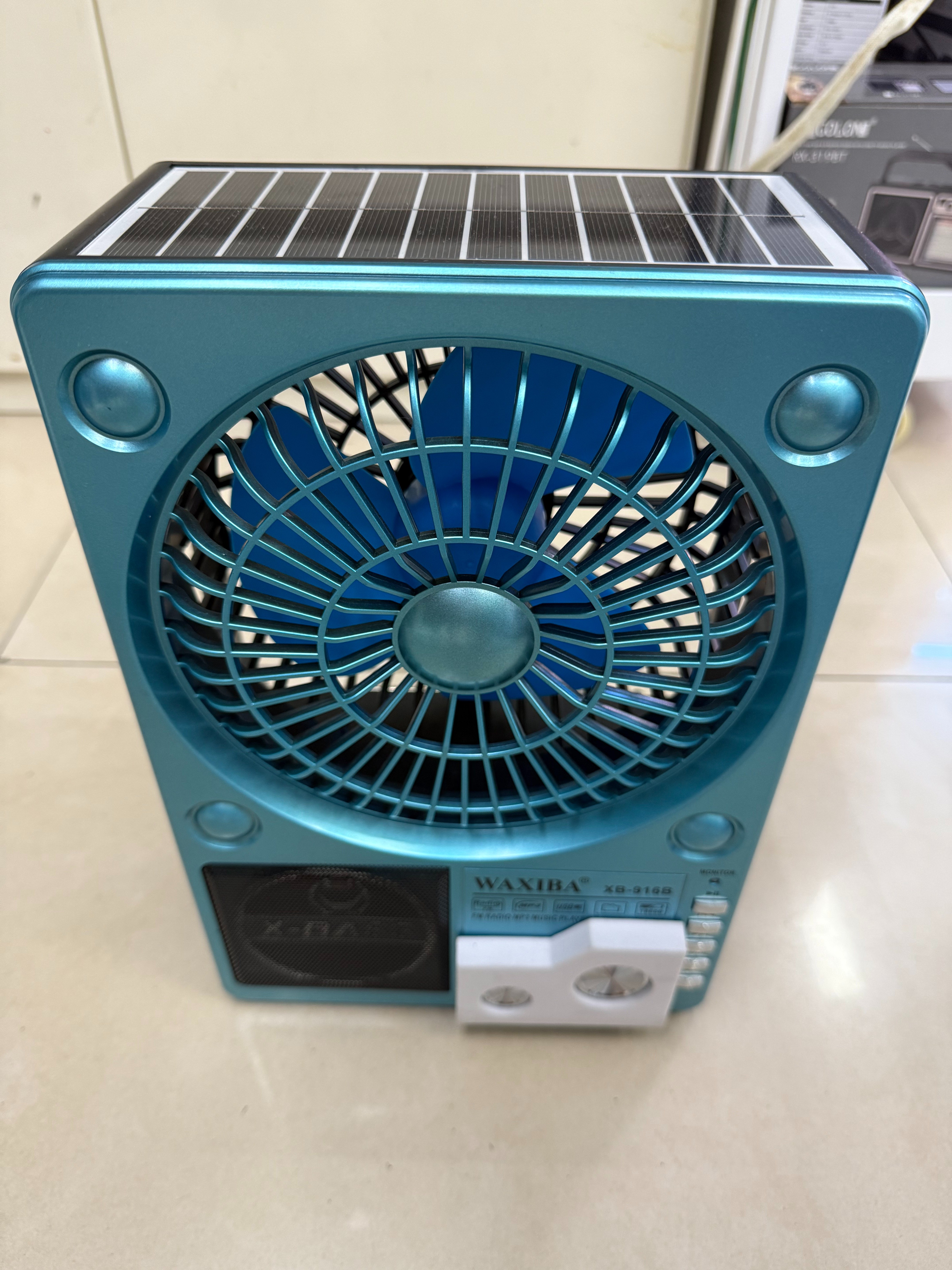 XB-916B radio solar altavoz bluetooth con luz iluminación multifunción escritorio picoteo USB música tarjeta TF reproducción de música viejo con panel solar carga descarga enfriamiento enfriamiento soplado details Picture