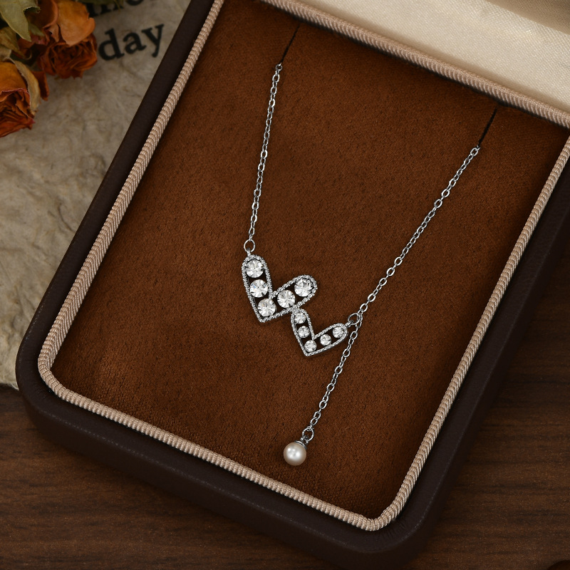 Atmósfera romántica sentido doble corazón broche diamante collar borla inteligente y suave versátil collar Item Picture
