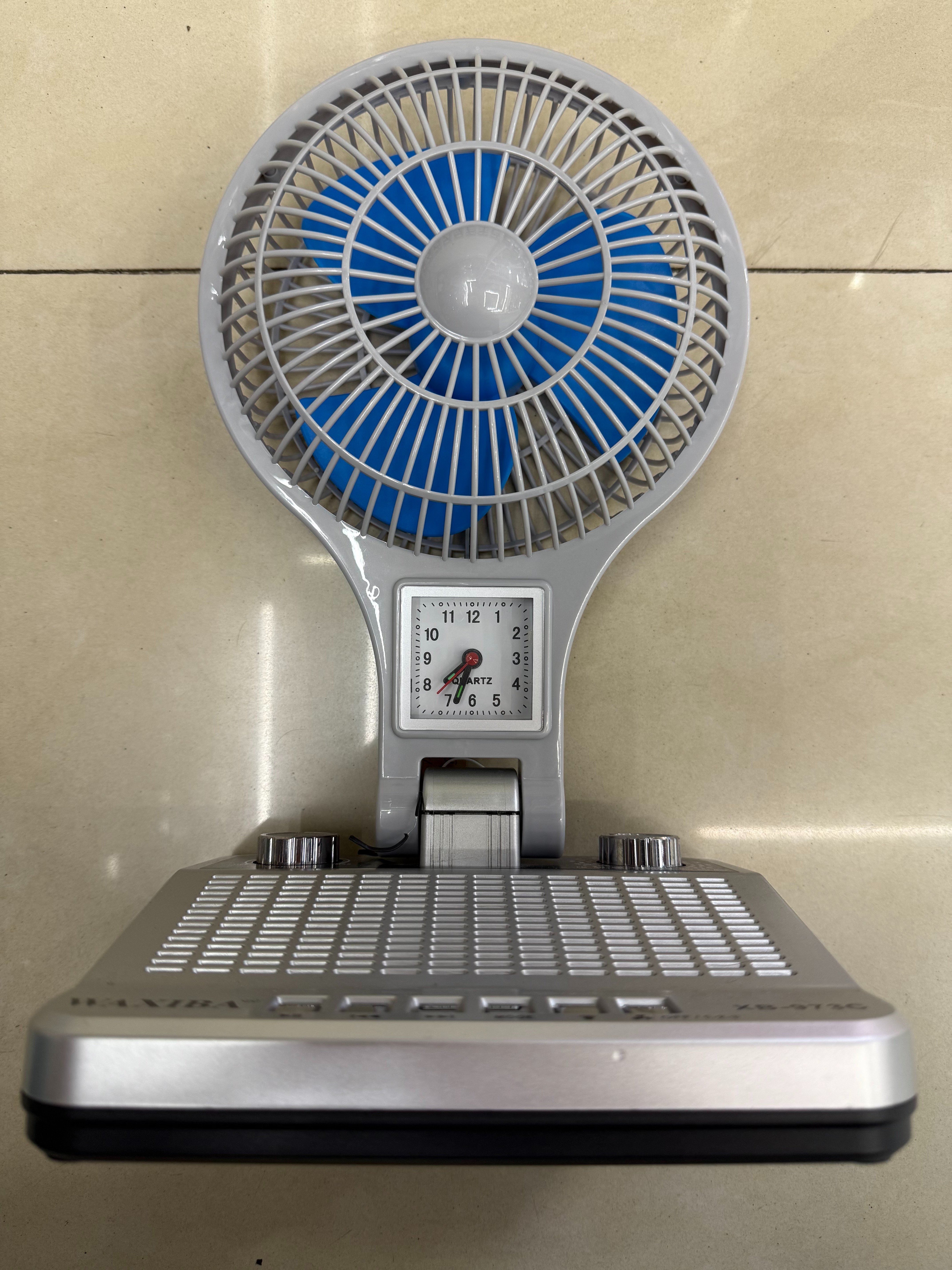 XB-973C multi-functional fan radio Bluetooth speaker with clock, multi-band, multi-functional desktop ornament, USB music, TF card for playing music, suitable for the elderly, charging, cooling, heat dissipation and blowing details Picture