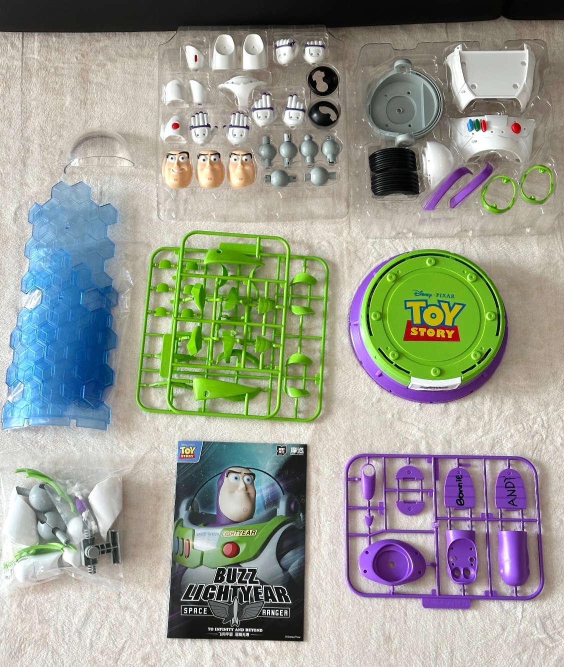 Mozao Buzz Lightyear Collectible Series Assembly Model figurine toys Item Picture