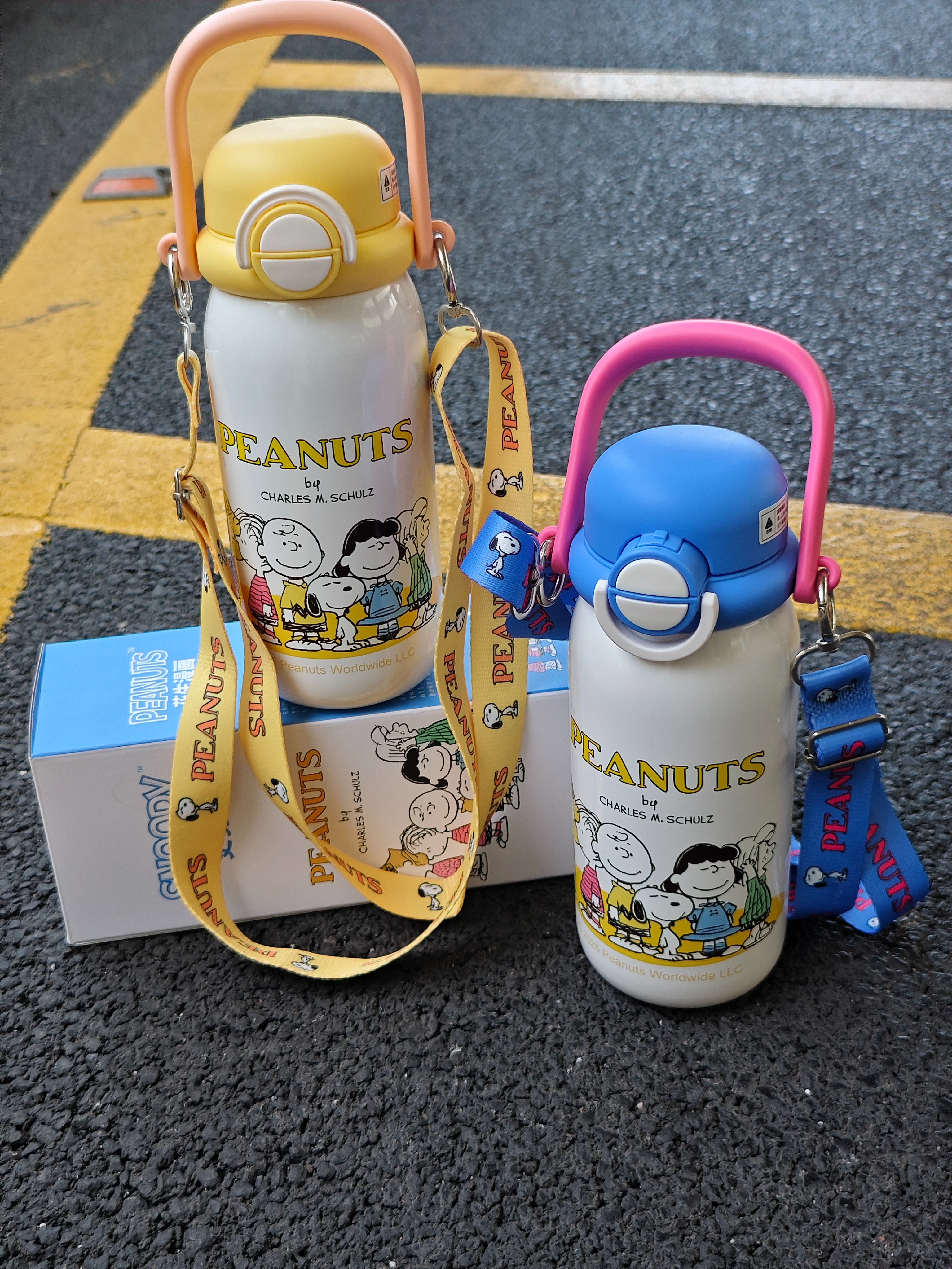 TinkerTot Snoopy Officially Authorized Insulated Water Cup, Snoopy Bouncing Double Drinking Water Cup with Handle Strap, 600/800ml details Picture