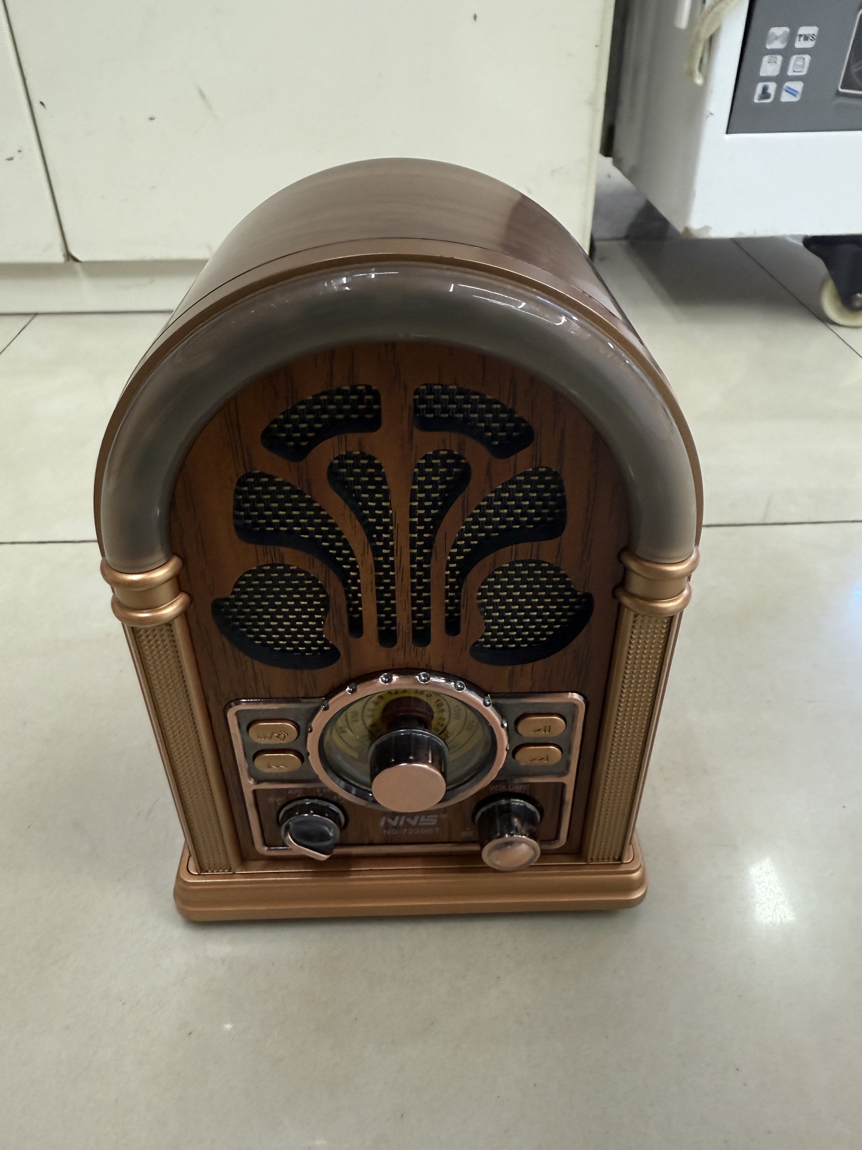 NS-7229BT classic retro radio Bluetooth speaker with color light, multi-band multi-function, wood grain retro design desktop decoration, USB music TF card for playing music, suitable for the elderly details Picture