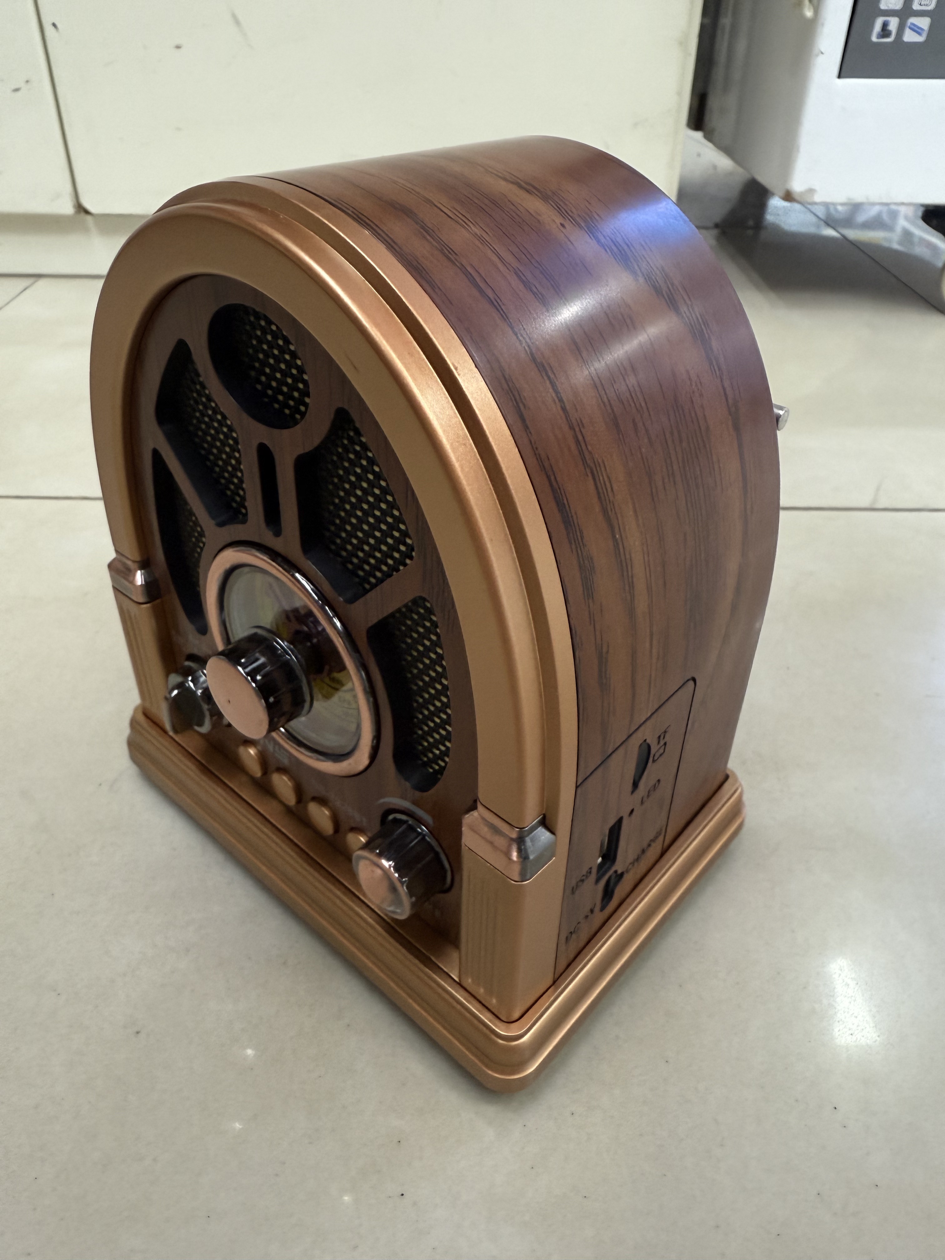 NS-7228BT classic retro radio Bluetooth speaker, compact wood grain retro design, multi-band multi-functional desktop ornament, USB music TF card for playing music, suitable for the elderly Specification image