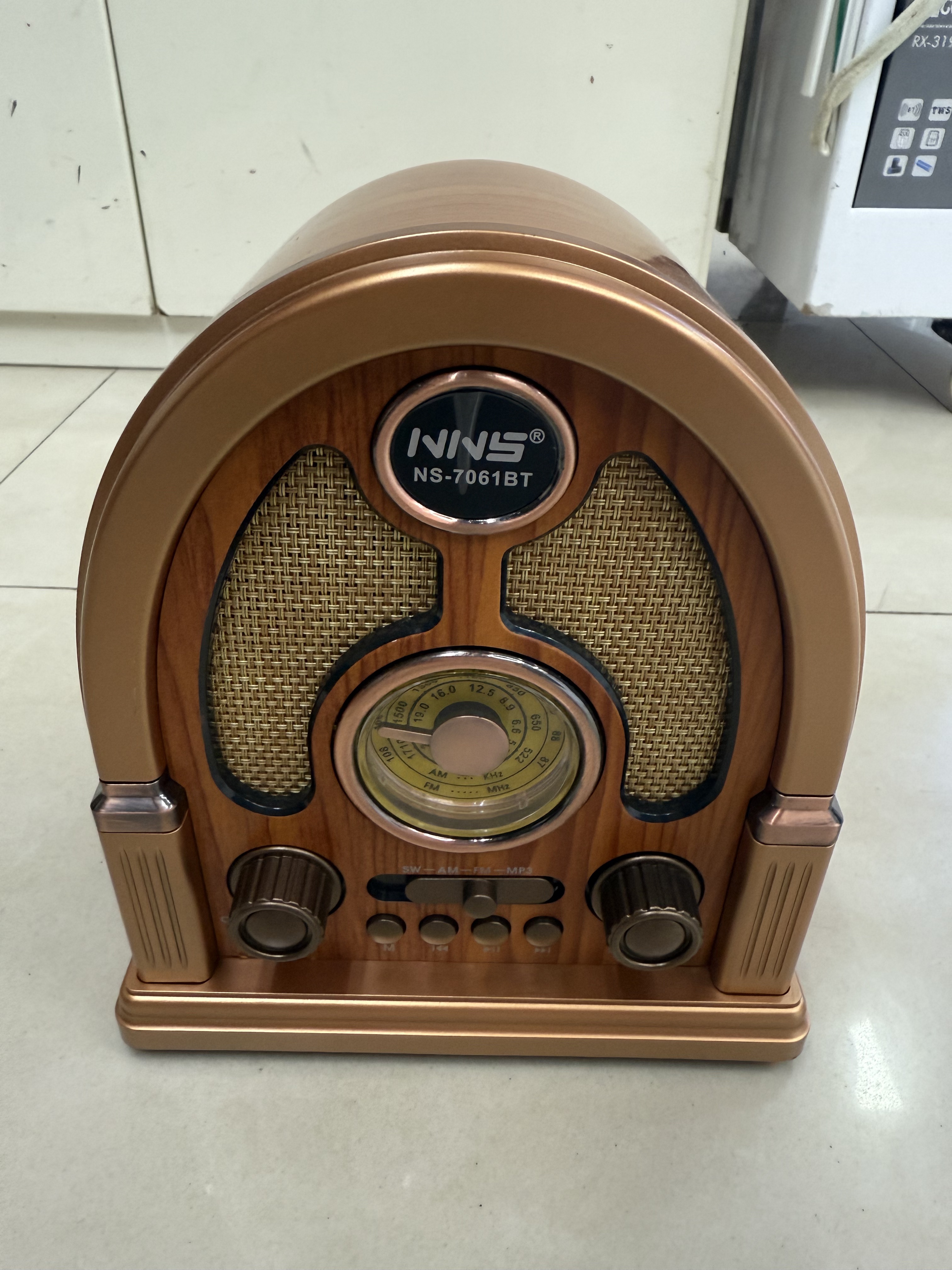 NS-7061BT classic retro radio Bluetooth speaker, wood grain retro design, multi-band multi-functional desktop ornament, USB music TF card for playing music, suitable for the elderly details Picture