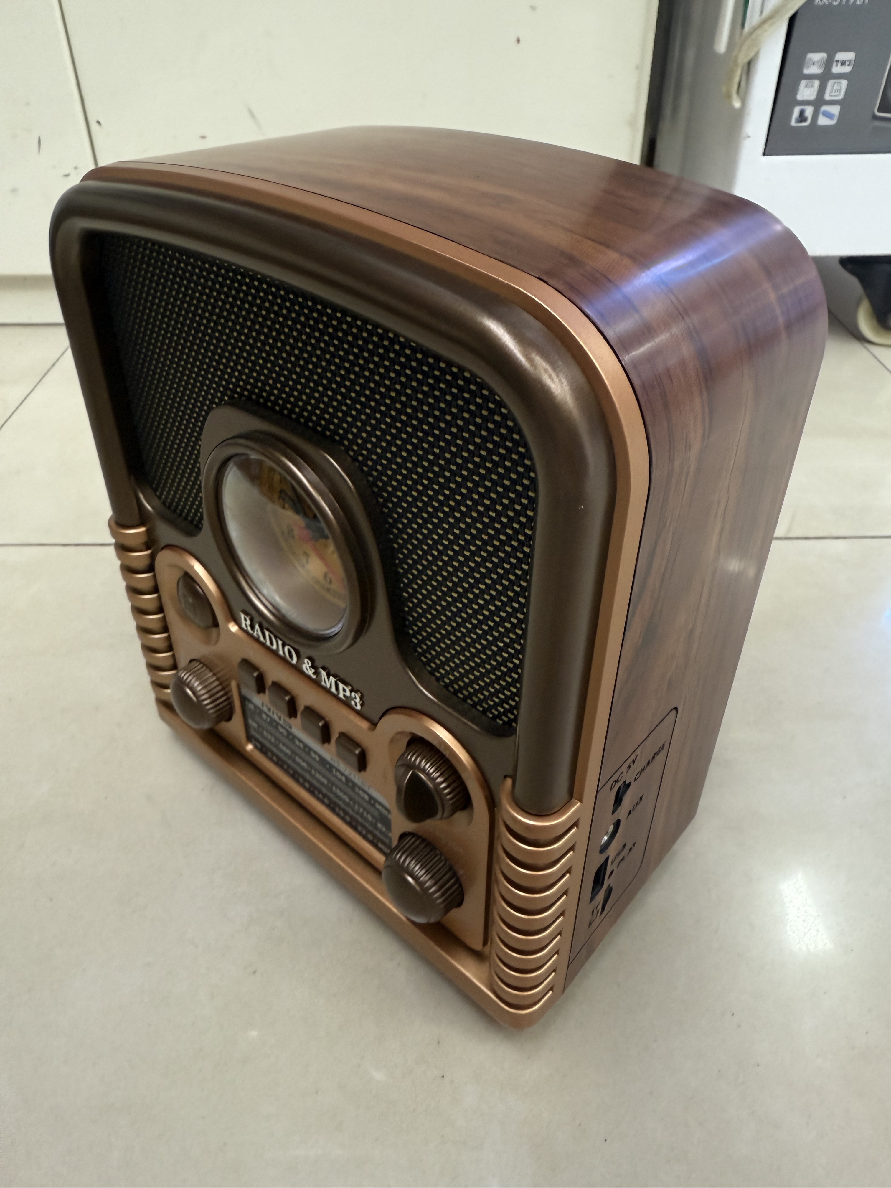 NS-7211BT classic retro radio Bluetooth speaker with clock, multi-band, multi-function, wood-grain retro design desktop ornament, USB music TF card for playing music, suitable for the elderly Specification image