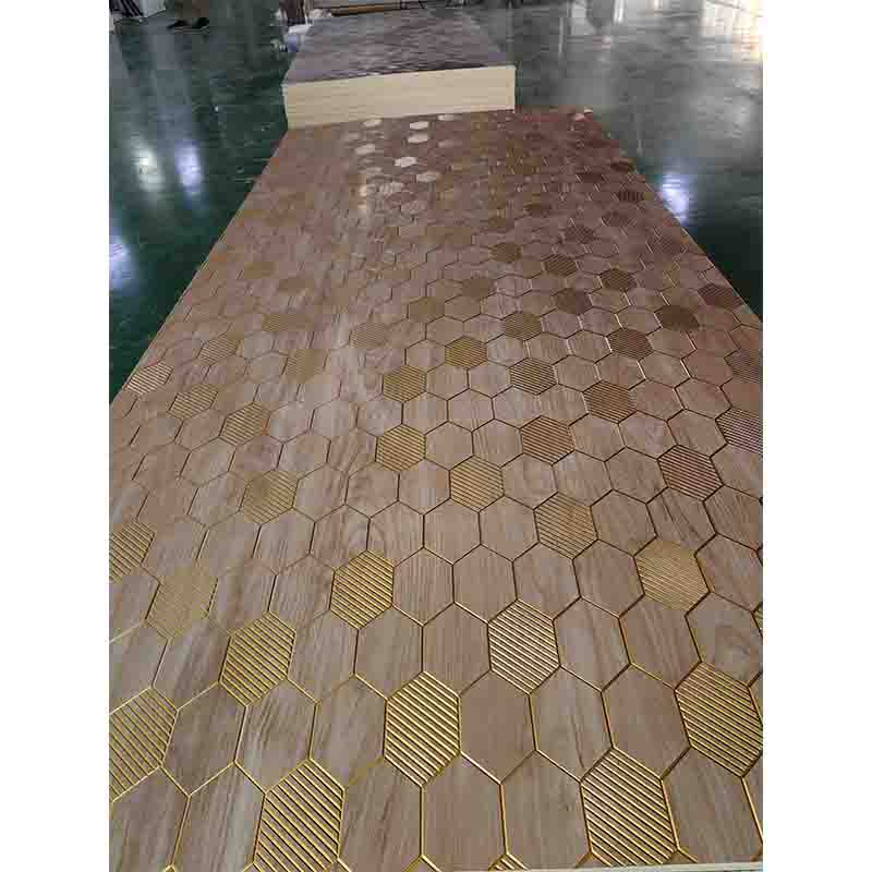 高品质 MDF 隔音贴面装饰墙板 防潮隔音木板条 环保吸音板室内墙面装饰护墙板材