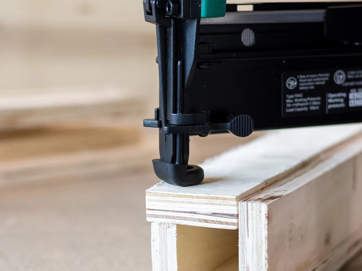 DOTOOL T64C pneumatic nail gun, pneumatic decorative nail gun, woodworking decoration details Picture