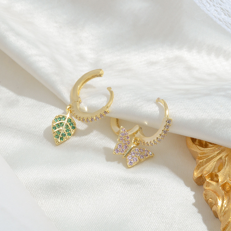Fresh, fashionable, simple and high-end leaf bow, three pairs in one card, versatile style Application Scenario