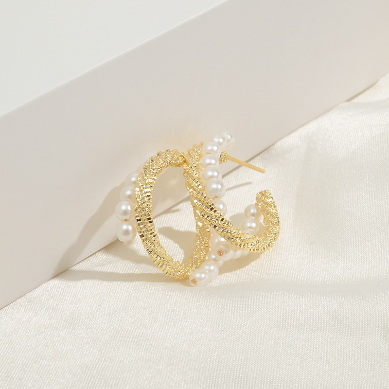 French retro double-layer broken gold bead C-ring ear rings, a high-end female style with golden texture and elegant style details Picture