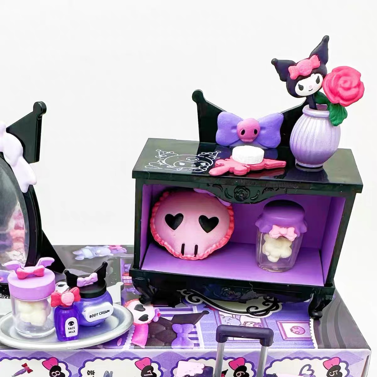 remnet Japanese version Sanrio Kuromi Gothic Room Room Home Mini Miniature Scene Blind Box Gift Application Scenario