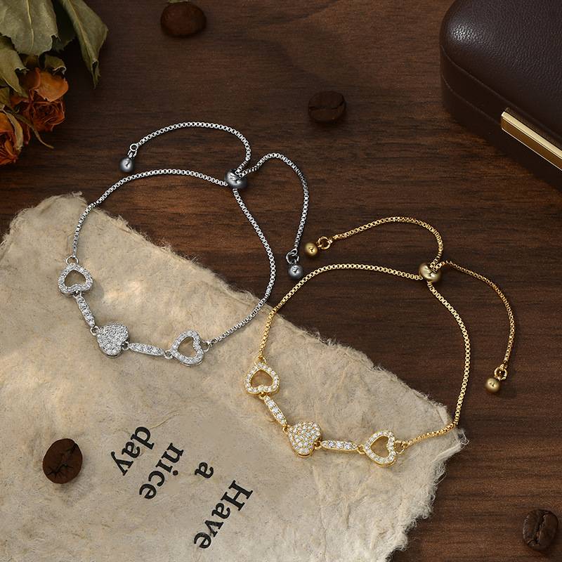 Elegant, ethereal, cute and charming heart-shaped bracelet, exquisite and versatile