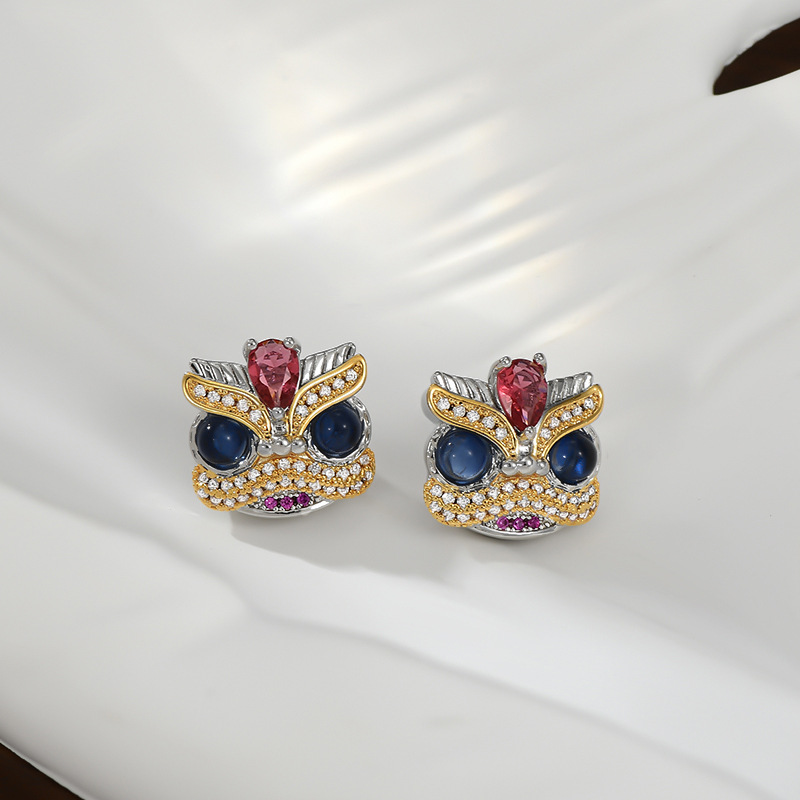 "National trend three-dimensional lion dance color gemstone contrasting color stud earrings for women, gold and silver color separation new Chinese-style niche individuality earrings. Application Scenario