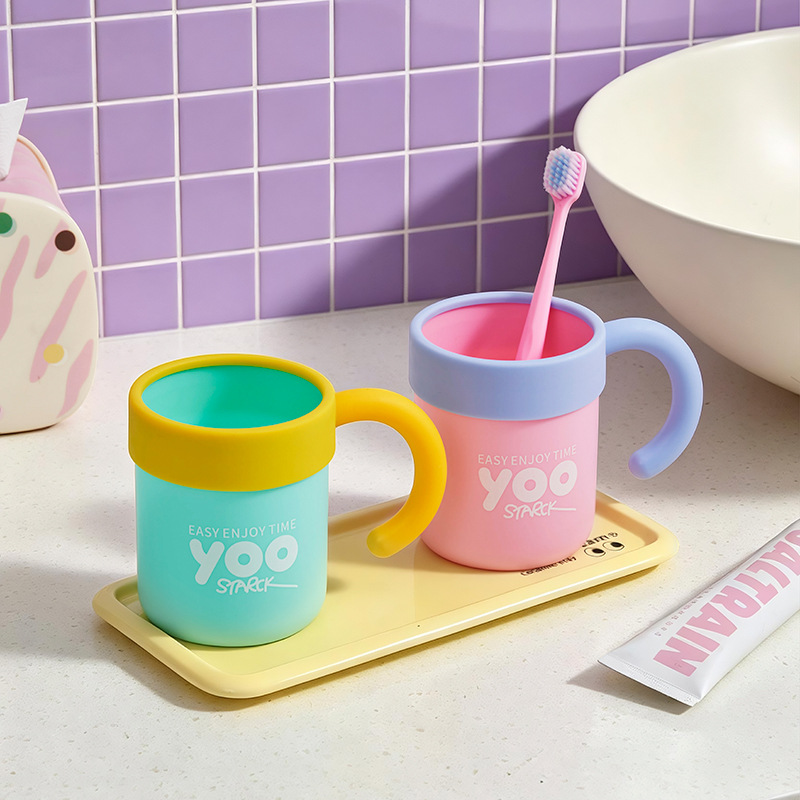 m04-7178 New dual-color couple mouthwash cup, children's creative wide handle parent-child brushing cup, smooth hand grip detail image 6