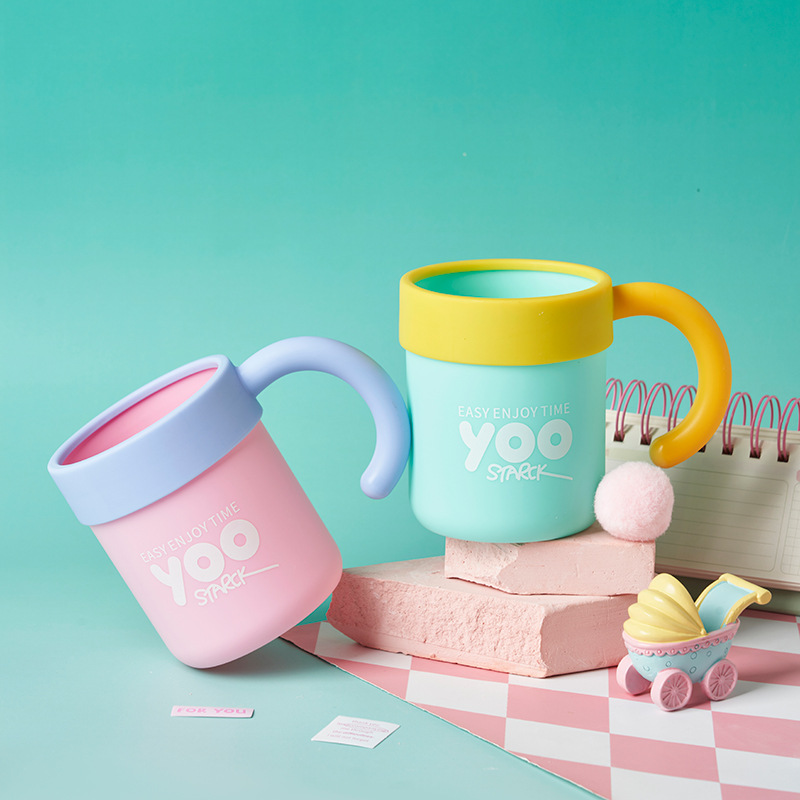 m04-7178 New dual-color couple mouthwash cup, children's creative wide handle parent-child brushing cup, smooth hand grip detail image 2