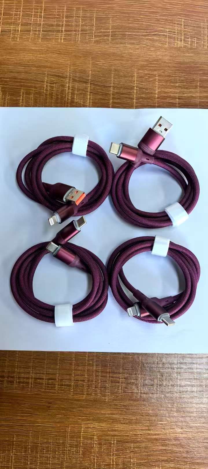 The best-selling PD braided data cable is suitable for Apple 18 dual Type-C fast charging cables. Wholesale of iPhone charging cables. detail 5