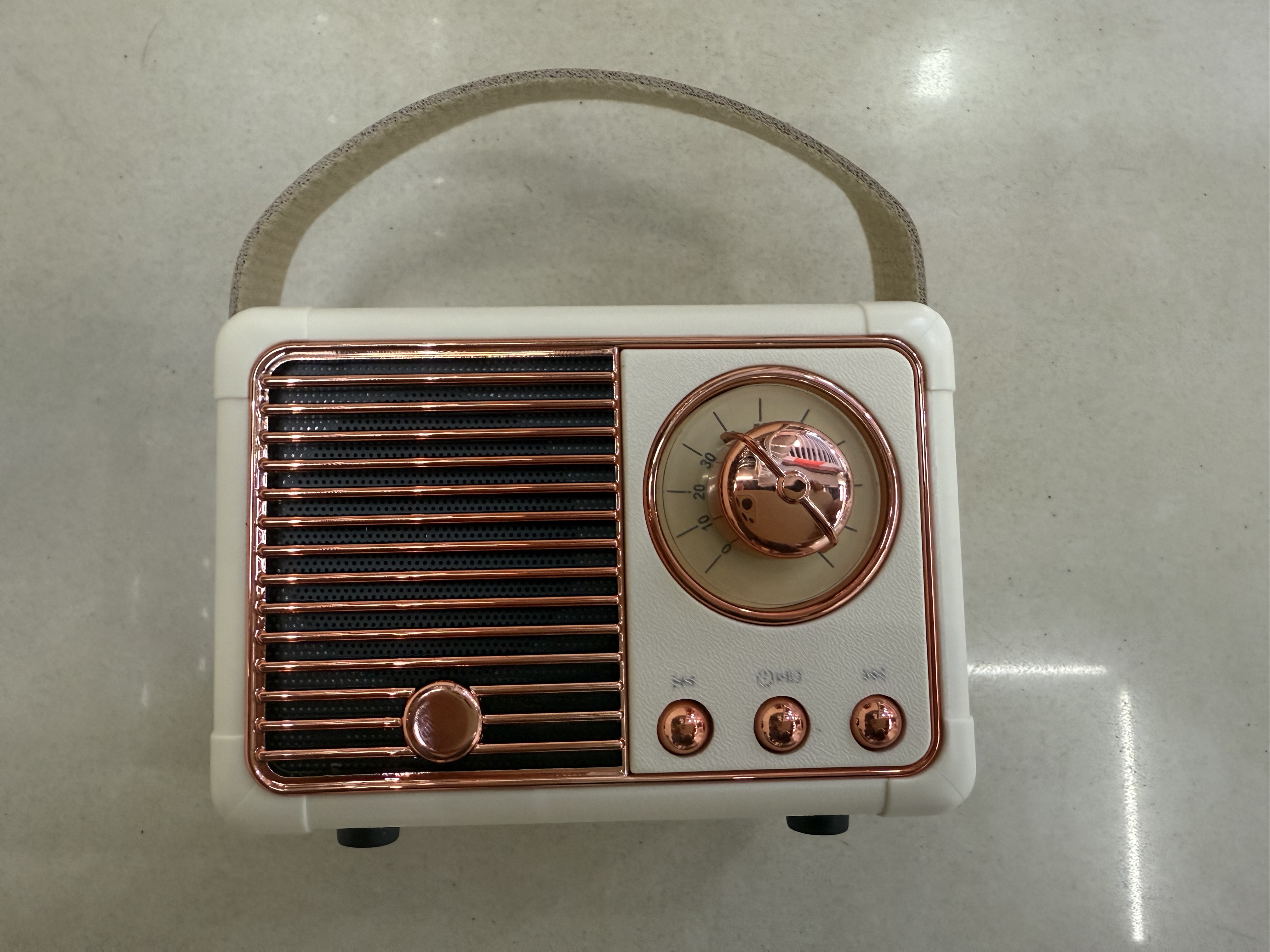 Altavoz bluetooth HM11 rectángulo con luz pequeño escritorio portátil bonito simple calidad de sonido claro USB música TF tarjeta para reproducir música canción juego película para niñas