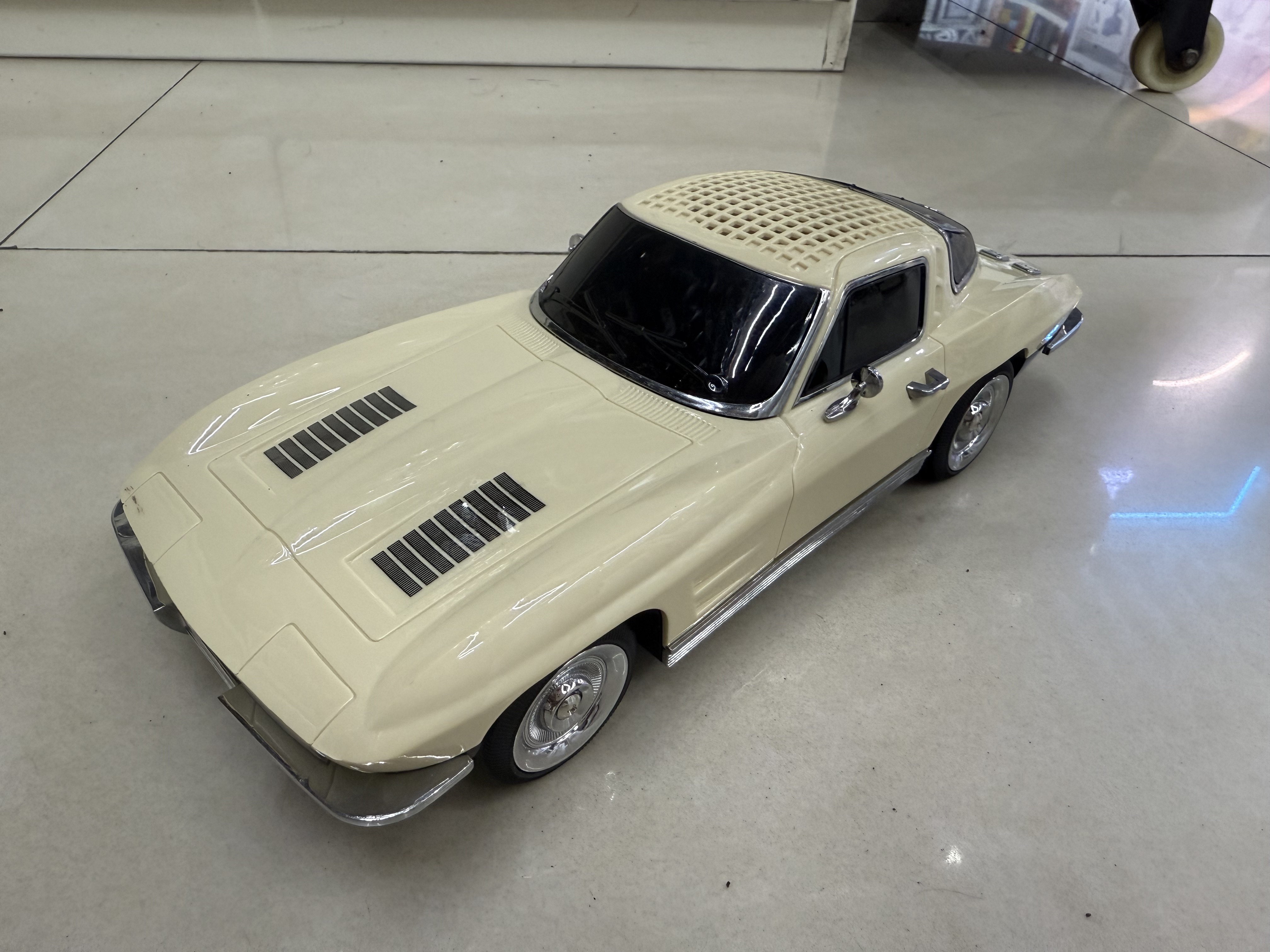 WS-1969 new Bluetooth speaker in the shape of a car or a sports car, high-definition sound quality, car speaker, movable desktop ornament, car ornament, USB music, TF card, music playing, good car parts details Picture