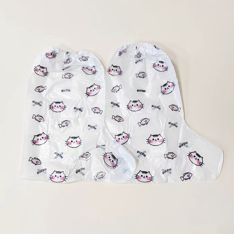 The new pattern adult printed disposable rain shoe covers from Li Wang Wholesale look very stylish when worn. They can be carried around for outdoor trips and travels Application Scenario