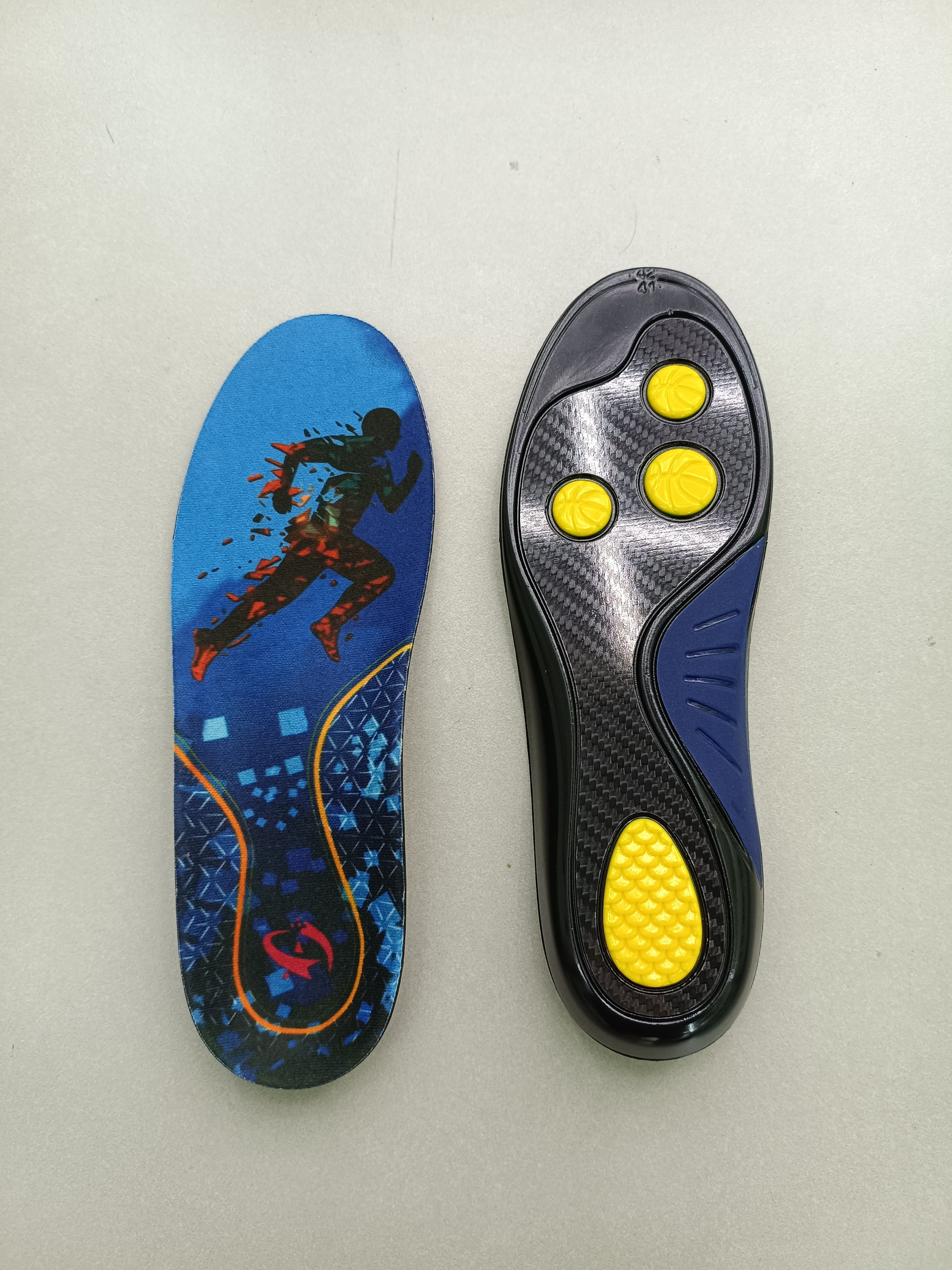 Carbon fiber basketball insoles, professional shock absorption, rebound, arch support, breathable and comfortable for both men and women Item Picture