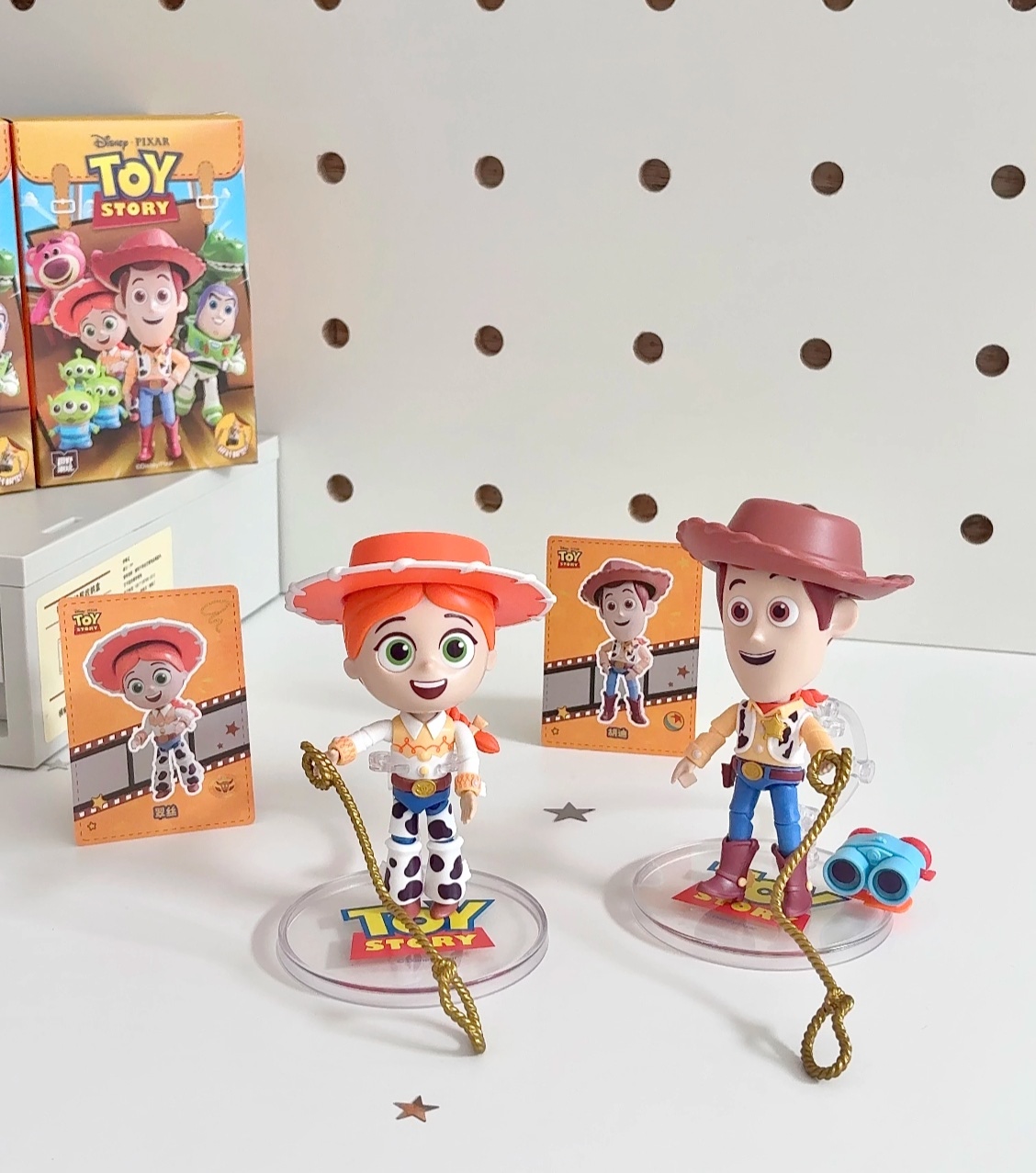 Momo toy story serie figuras ensambladas caja ciega Specification image