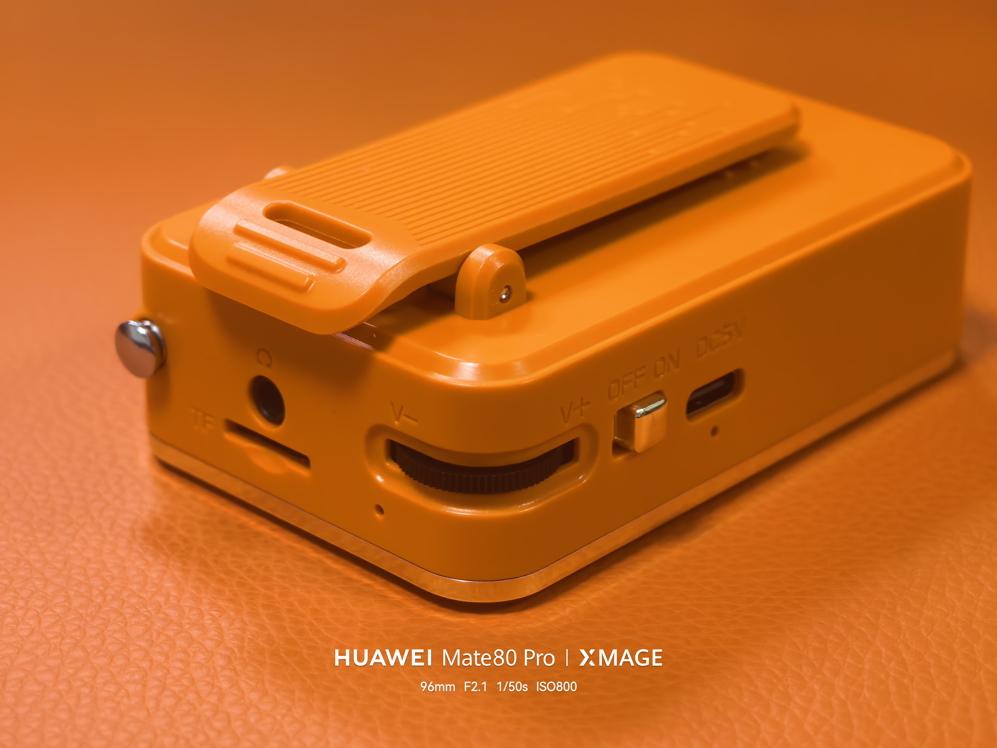 The new P63 mini Bluetooth speaker is a multi-functional radio and card-inserting portable music player specifically designed for the elderly detail image 4