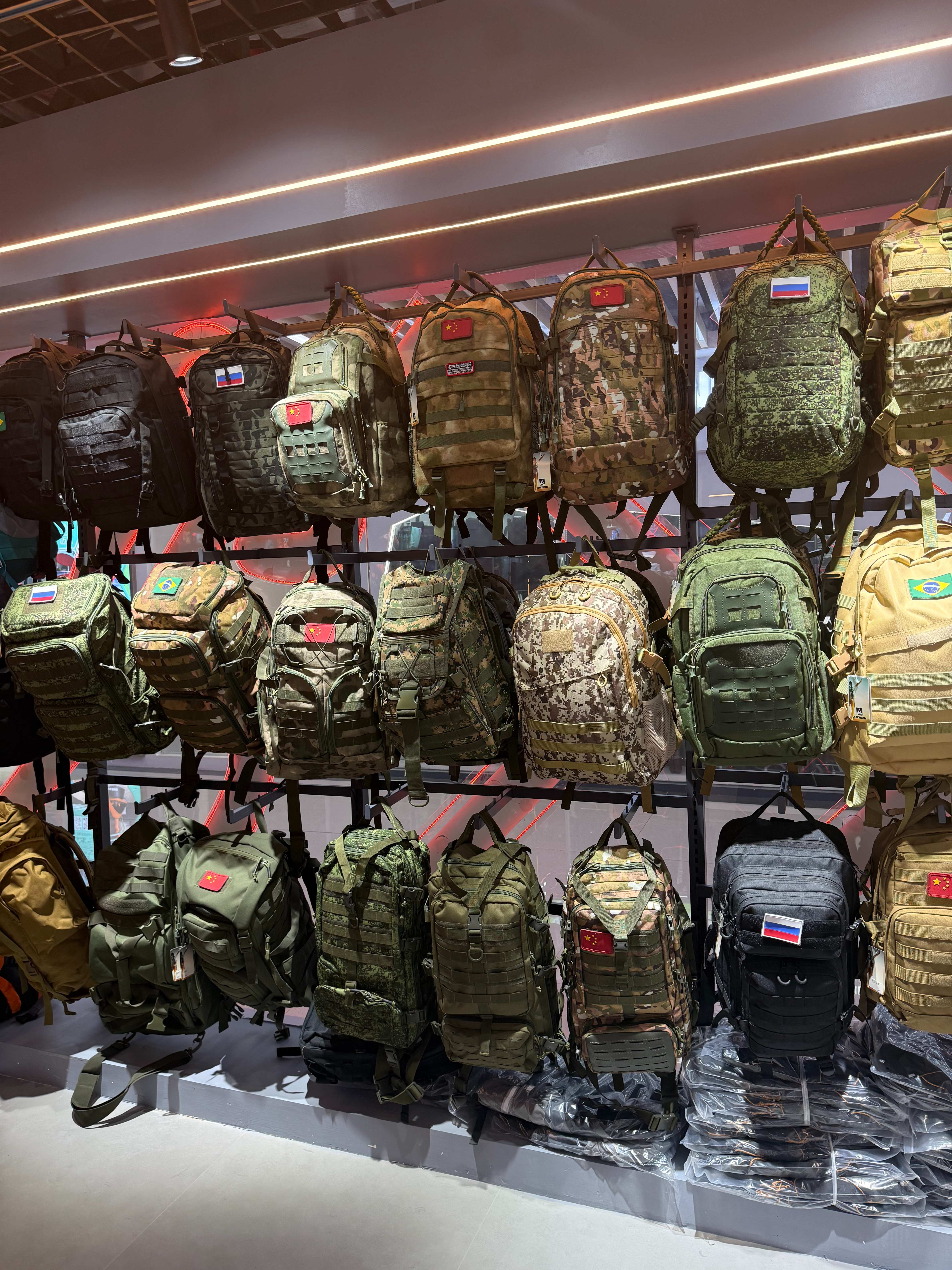 Wanli Hong luggage describe pic - 7