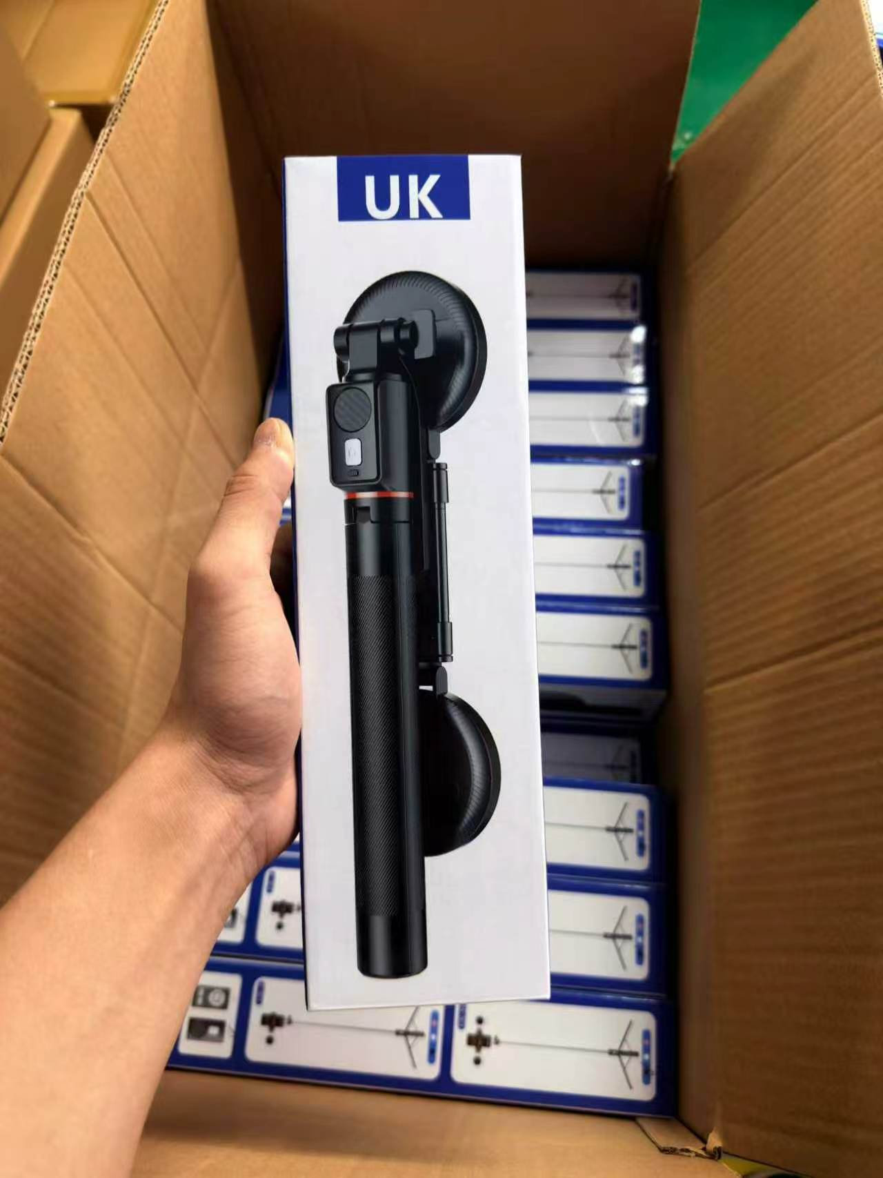 1.7-meter mobile phone selfie stick Bluetooth remote control UK selfie stick handheld Douyin live streaming photo telescopic tripod Item Picture