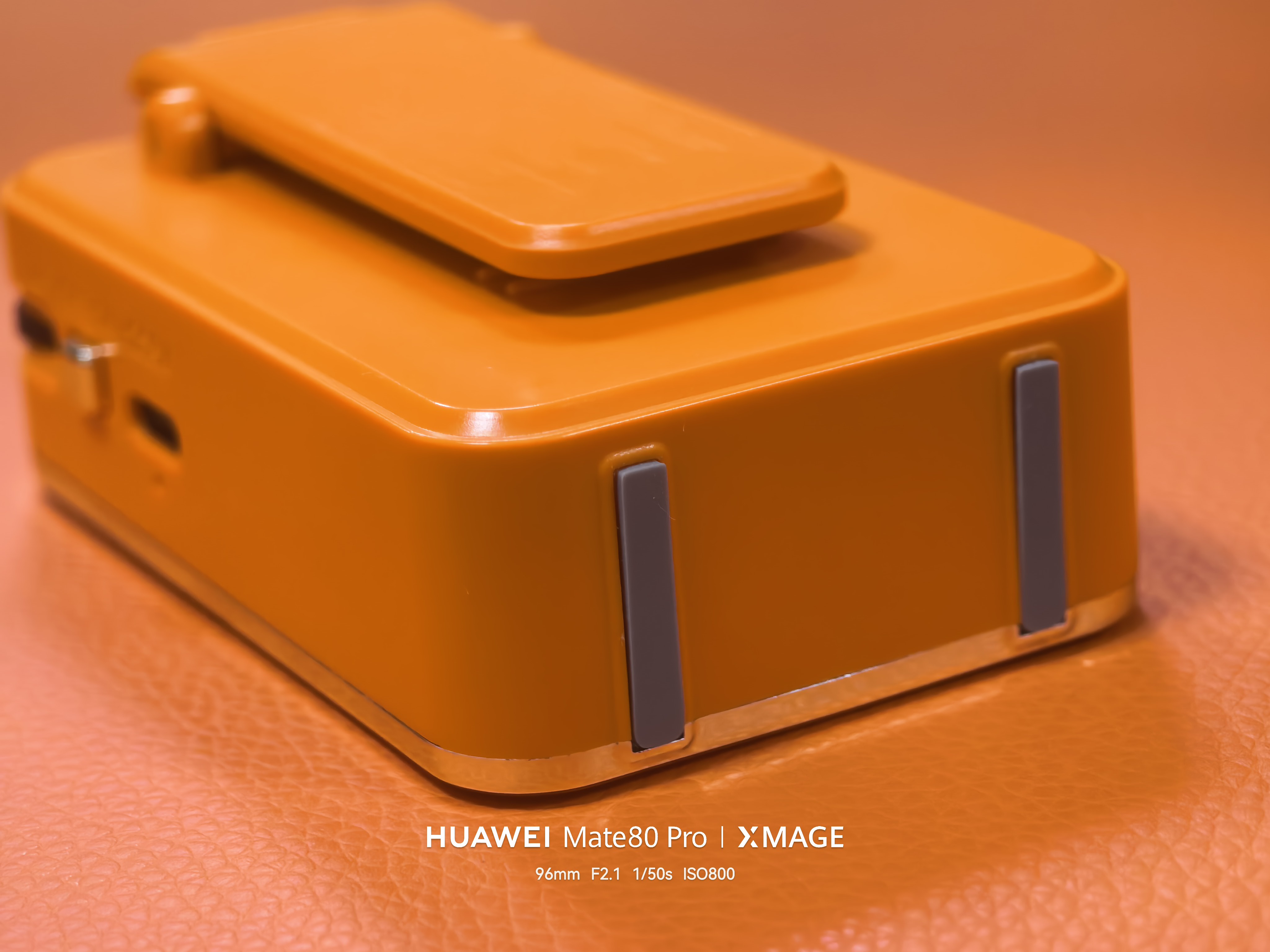 The new P63 mini Bluetooth speaker is a multi-functional radio and card-inserting portable music player specifically designed for the elderly detail image 3