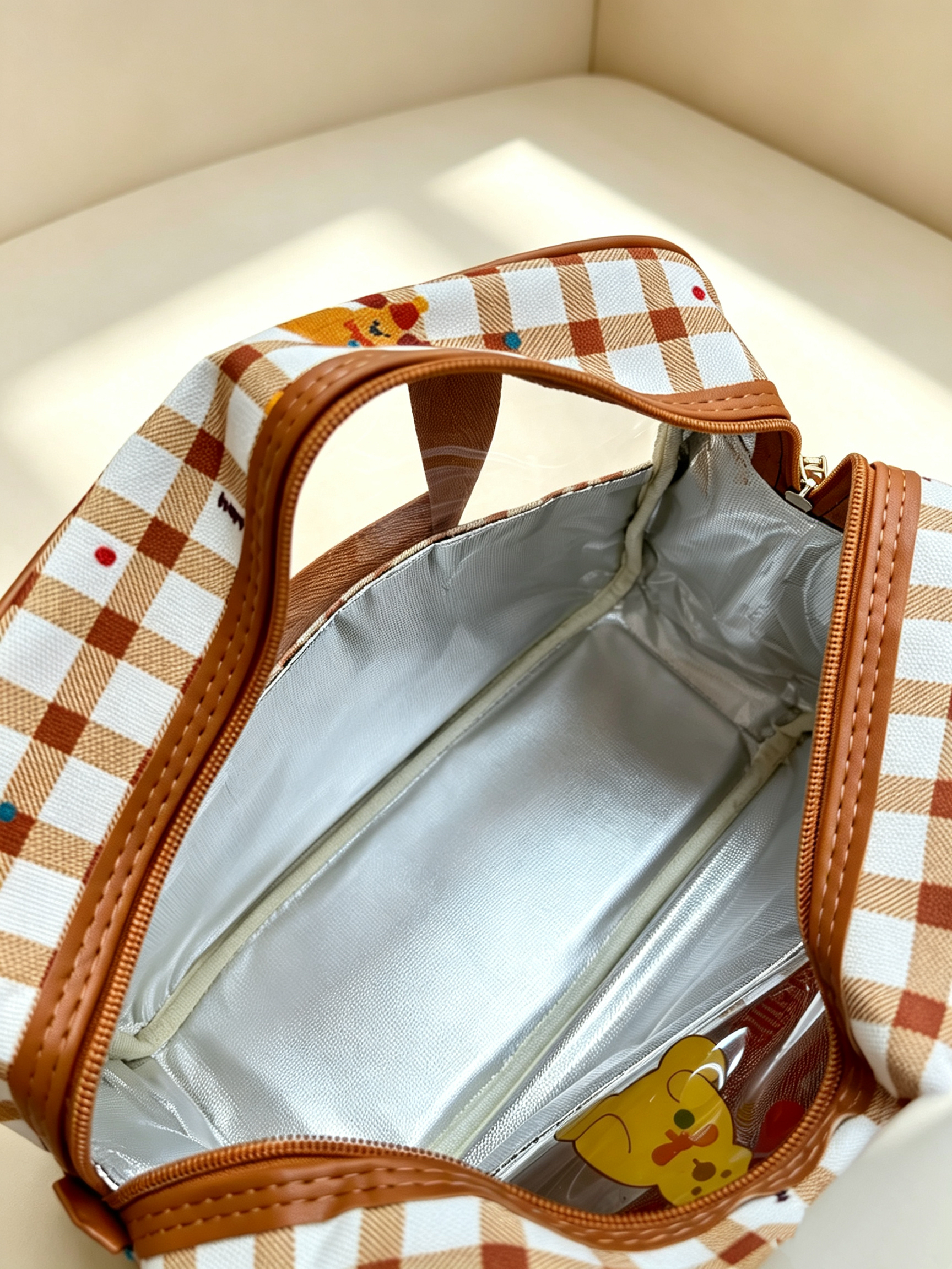 Cute little dog checkered handbag, transparent PVC visible pocket, aluminum foil inner liner, large capacity lunch box bag, portable picnic preservation bag, rice bag Specification image
