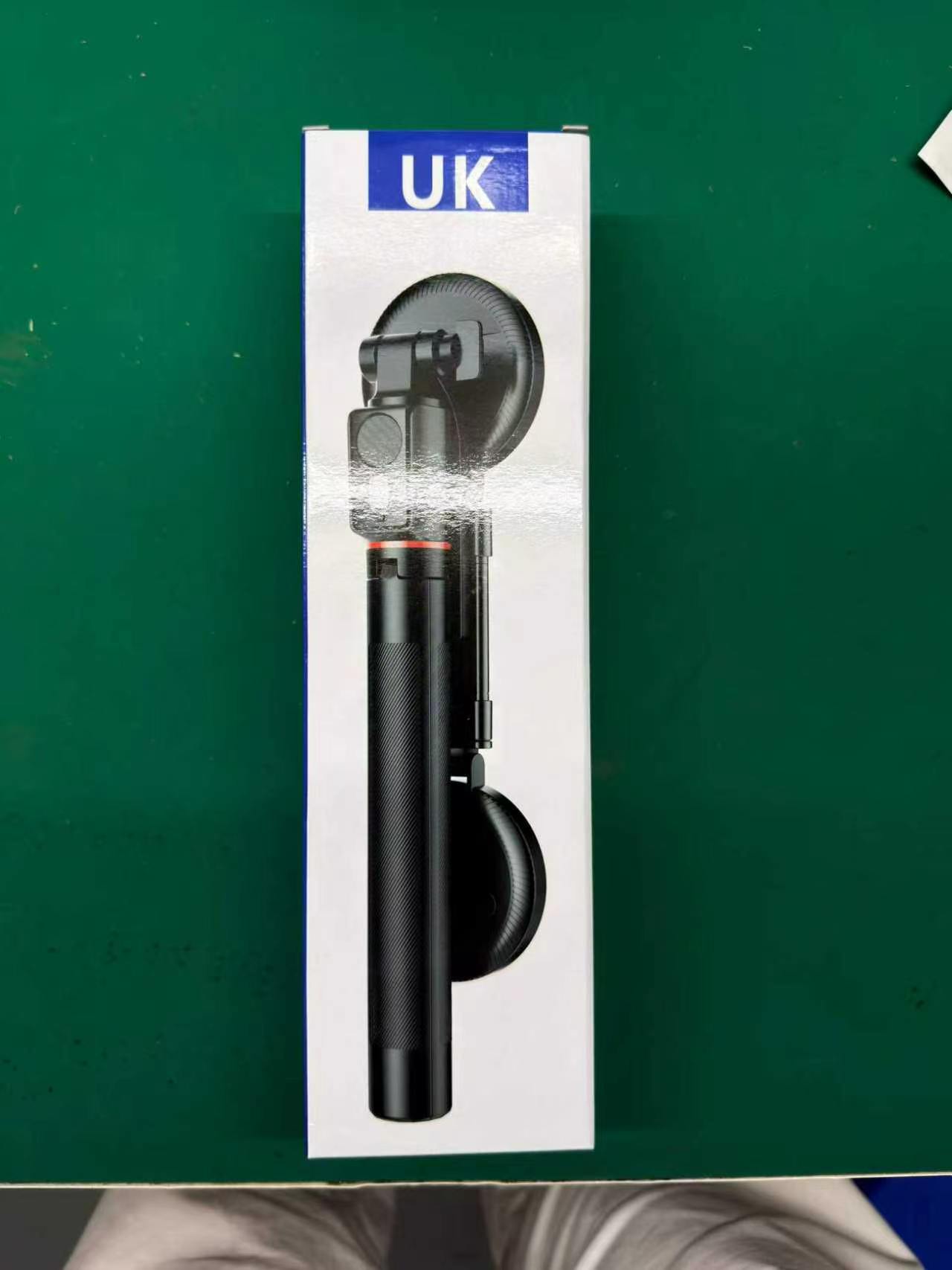 1.7-meter mobile phone selfie stick Bluetooth remote control UK selfie stick handheld Douyin live streaming photo telescopic tripod details Picture
