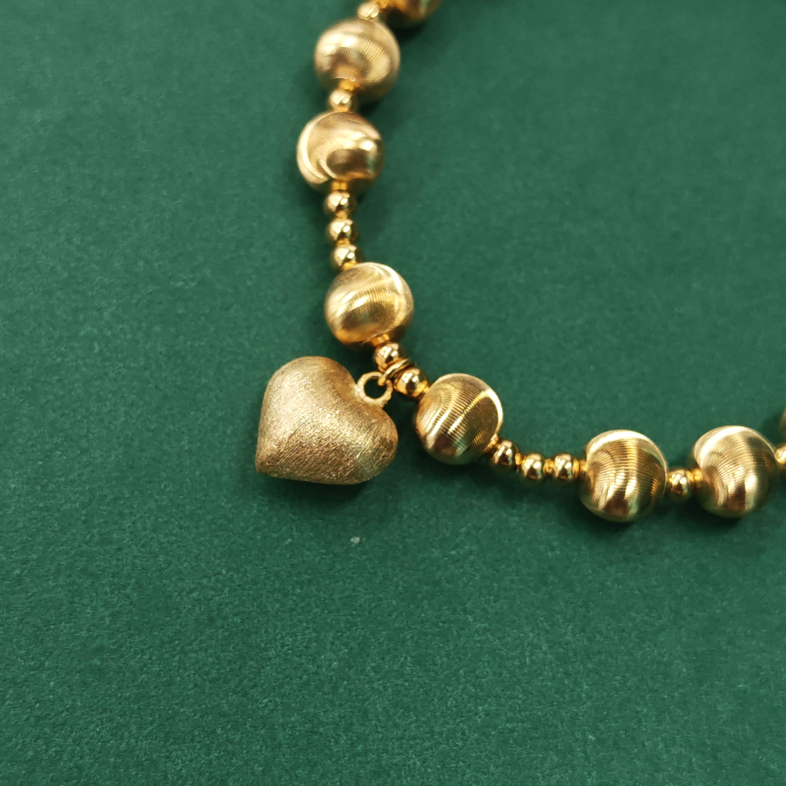 Silver cat's eye brushed bead bracelet, heart-shaped pendant, accessory bracelet, fashionable and versatile, high-quality bracelet S925, all silver Application Scenario