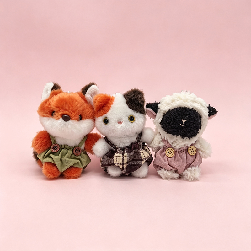Three types of animal items: fox fur, little sheep plush pendants, schoolbags, keychains, hanging decorations, cute cartoon, wholesale foreign trade dolls, cute orange fox dolls, tricolor cats, black and white sheep plush dolls, throw pillows, fabric toys, children's gifts