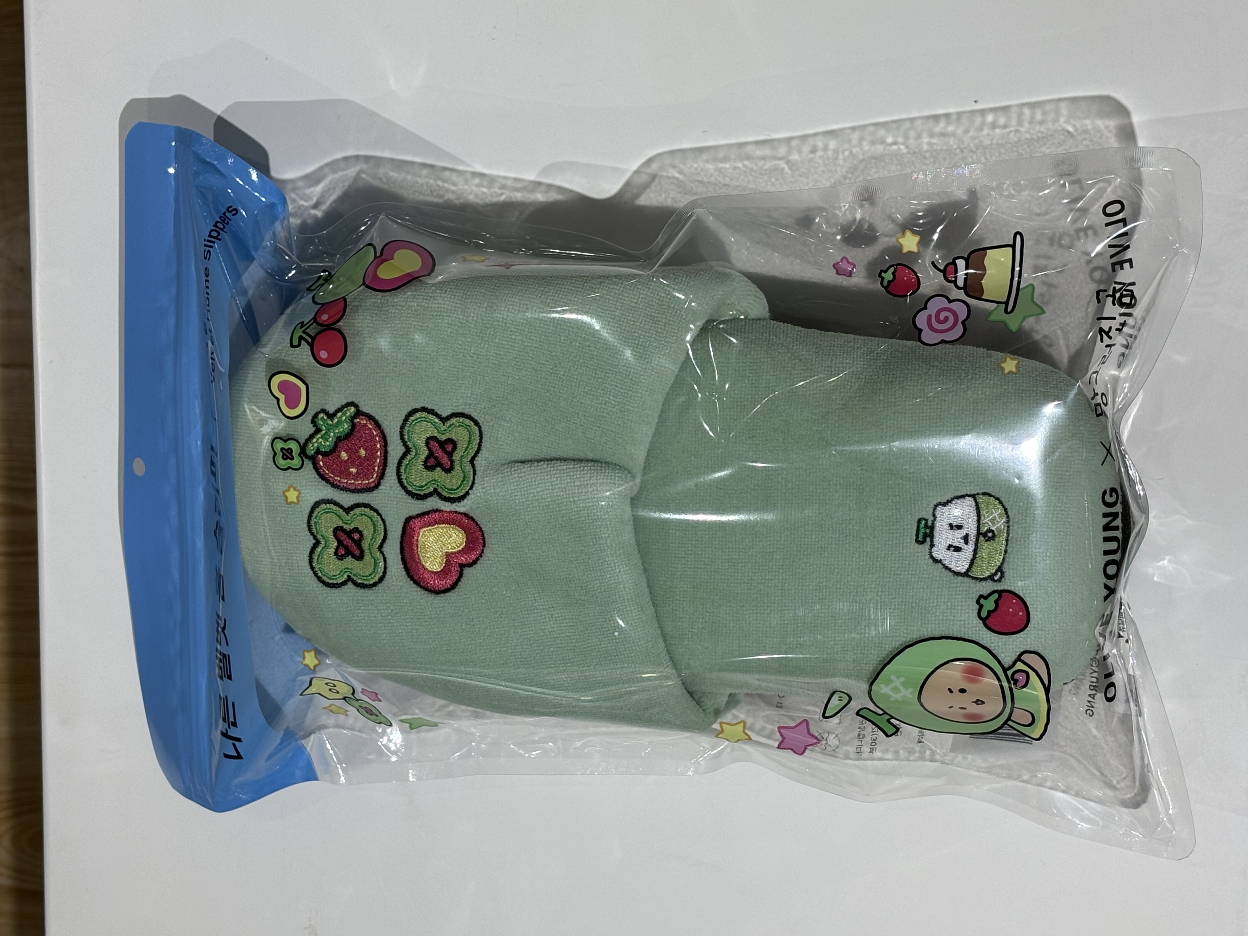 Korean MangGom collaboration pink cartoon cotton slippers, cute embroidered home soft-soled indoor slippers, furry slippers Application Scenario