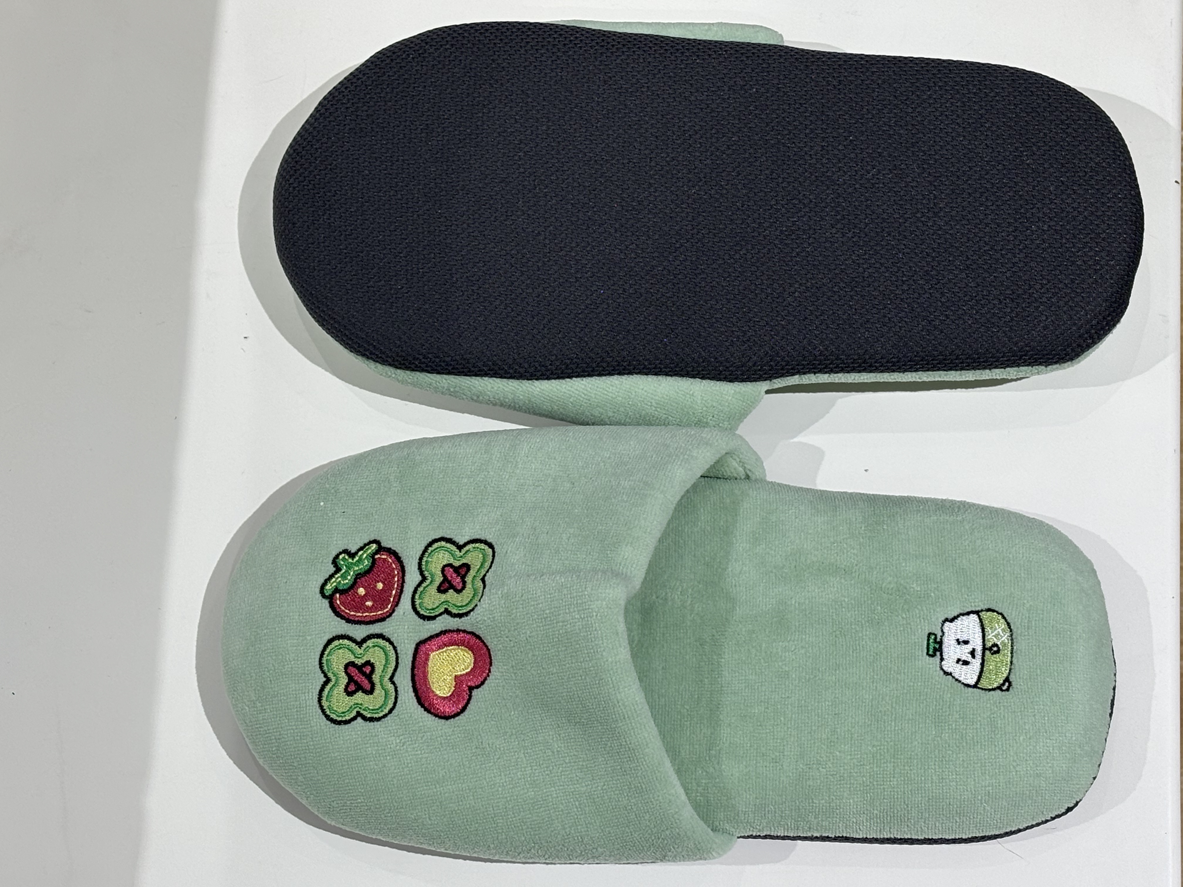 Korean MangGom collaboration pink cartoon cotton slippers, cute embroidered home soft-soled indoor slippers, furry slippers details Picture
