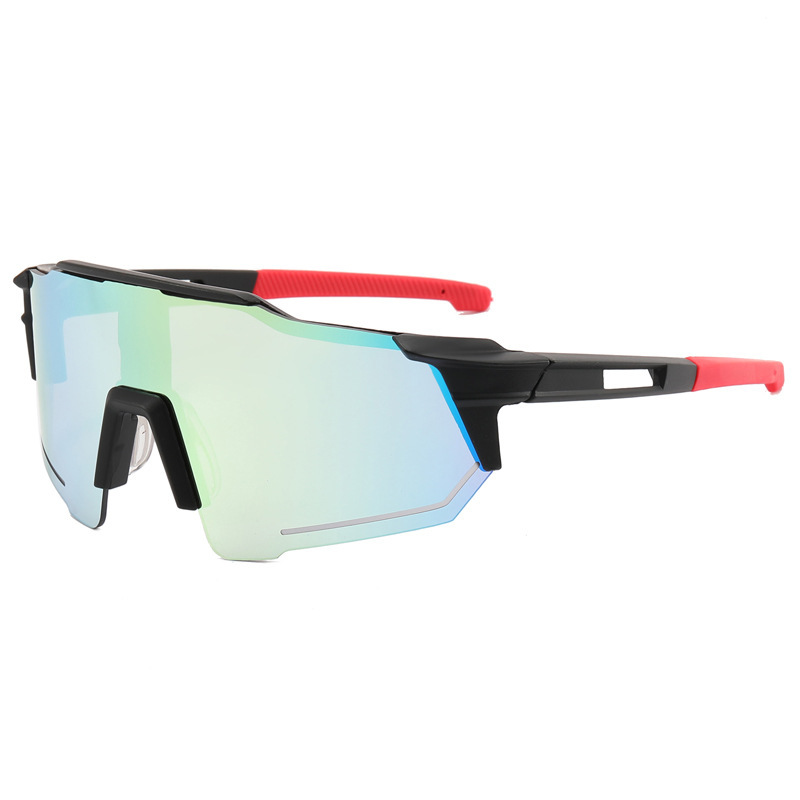 ركوب في الهواء الطلق النظارات الشمسية Sunglases المزودة بنظارات واقية من الأشعة فوق البنفسجية للركض على الجبال Application Scenario