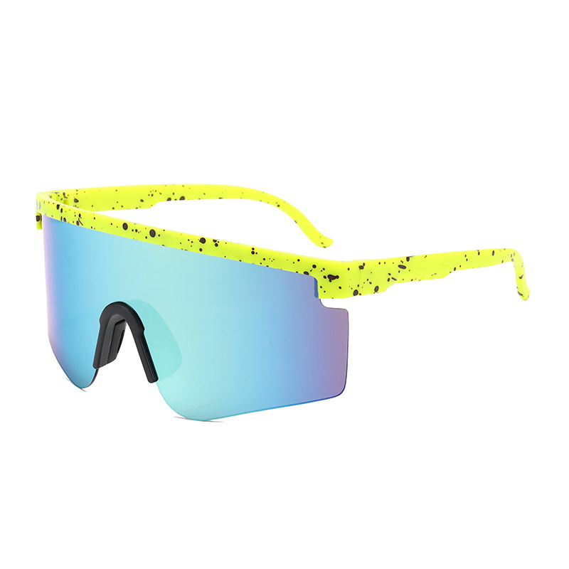 New European and American cross-border outdoor large-frame men's one-piece sunglasses, sports cycling sunglasses, direct sales from the sunglasses manufacturer Application Scenario