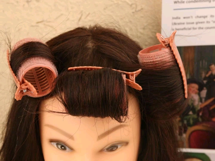 Venta directa de fábrica seis cargadores con clips rizos de pelo flequillo rizos de pelo voluminoso perezoso rizos autoadhesivos no daña el conjunto de pelo detail image 5