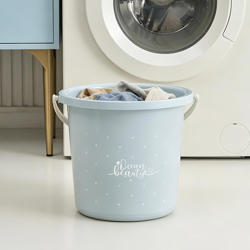 S137-1122 Fresh Polka Dot bathroom laundry hand-held plastic Bucket, thickened household water storage bucket, student dormitory Application Scenario