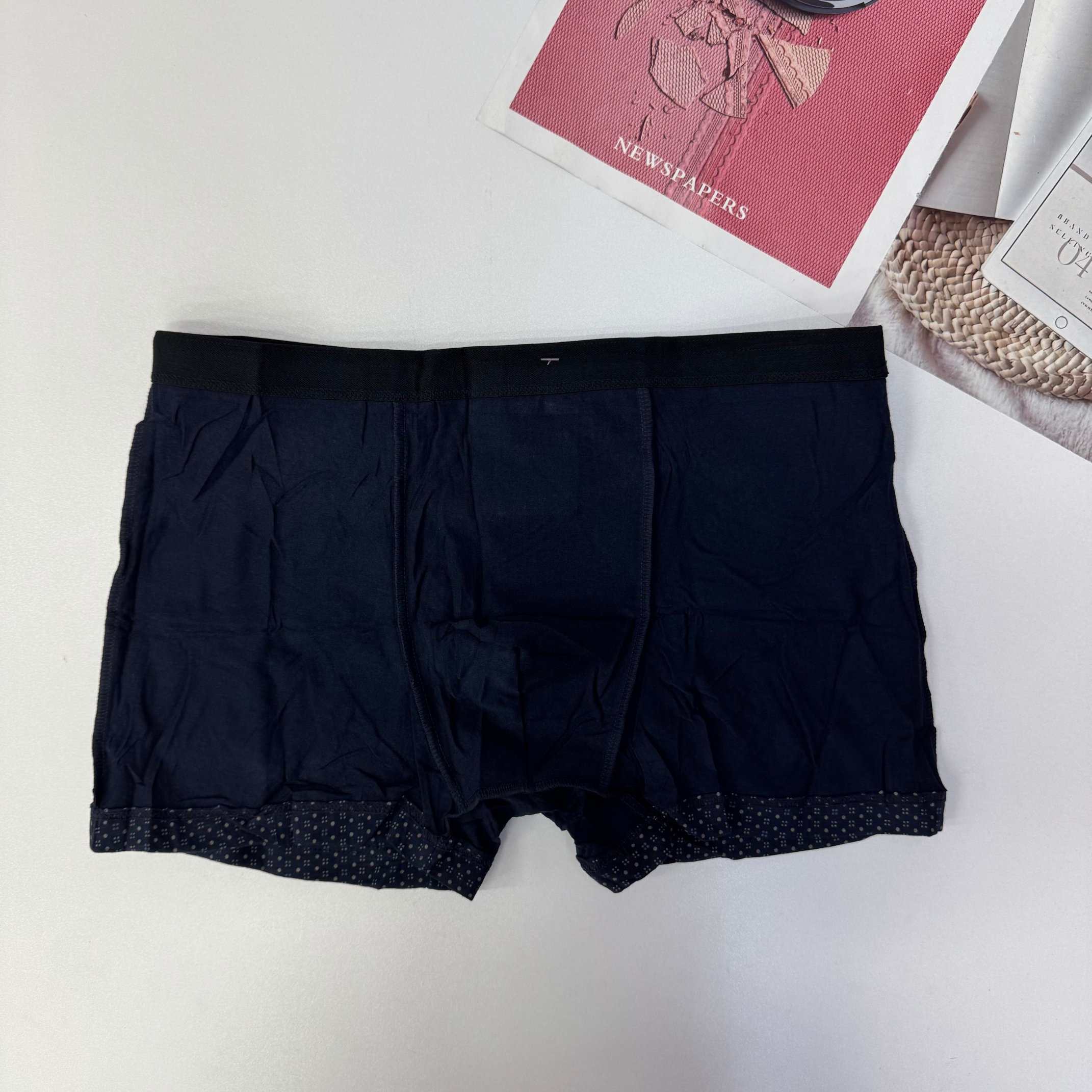 6332 # Southeast Asian men's briefs with simple and elegant small dot prints, soft and skin-friendly, wholesale for export, QNI Item Picture