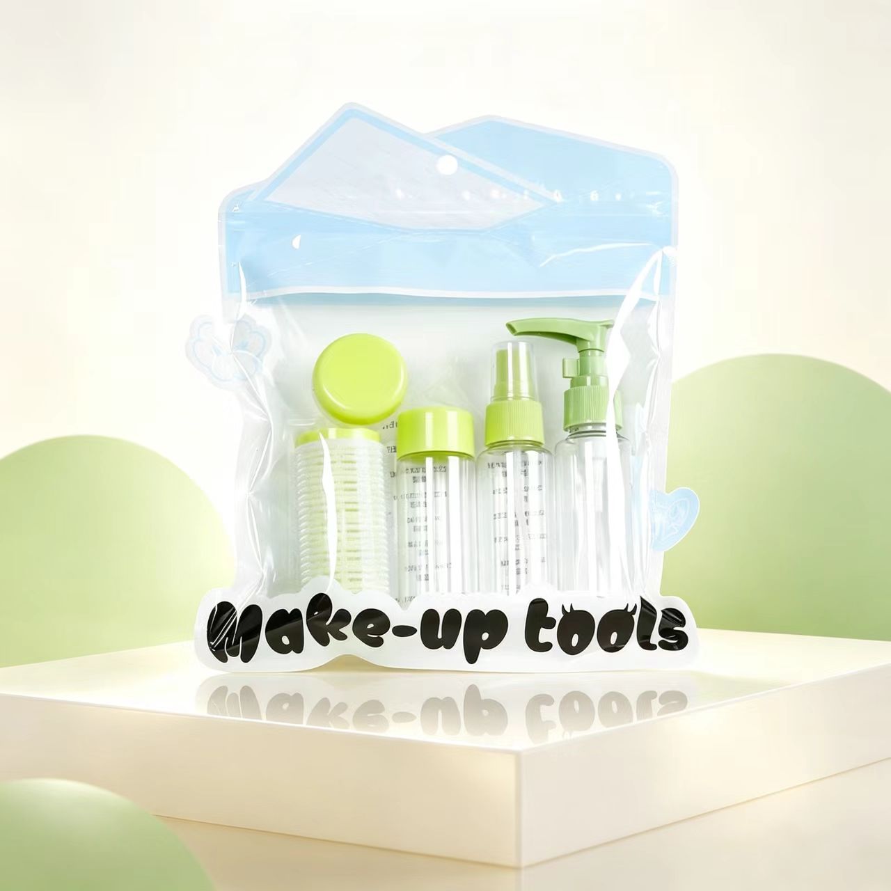 Travel beauty product packaging tool set, multi-piece set, portable hair care empty bottle, spray pump bottle, face cream bottle with comb, skin care product packaging combination manufacturer, in stock and wholesale Application Scenario