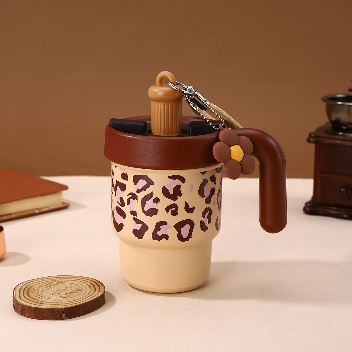 Y290-QSXD2235 New leopard print 316 stainless steel insulated cup, portable, high appearance level straw cup with handle Item Picture