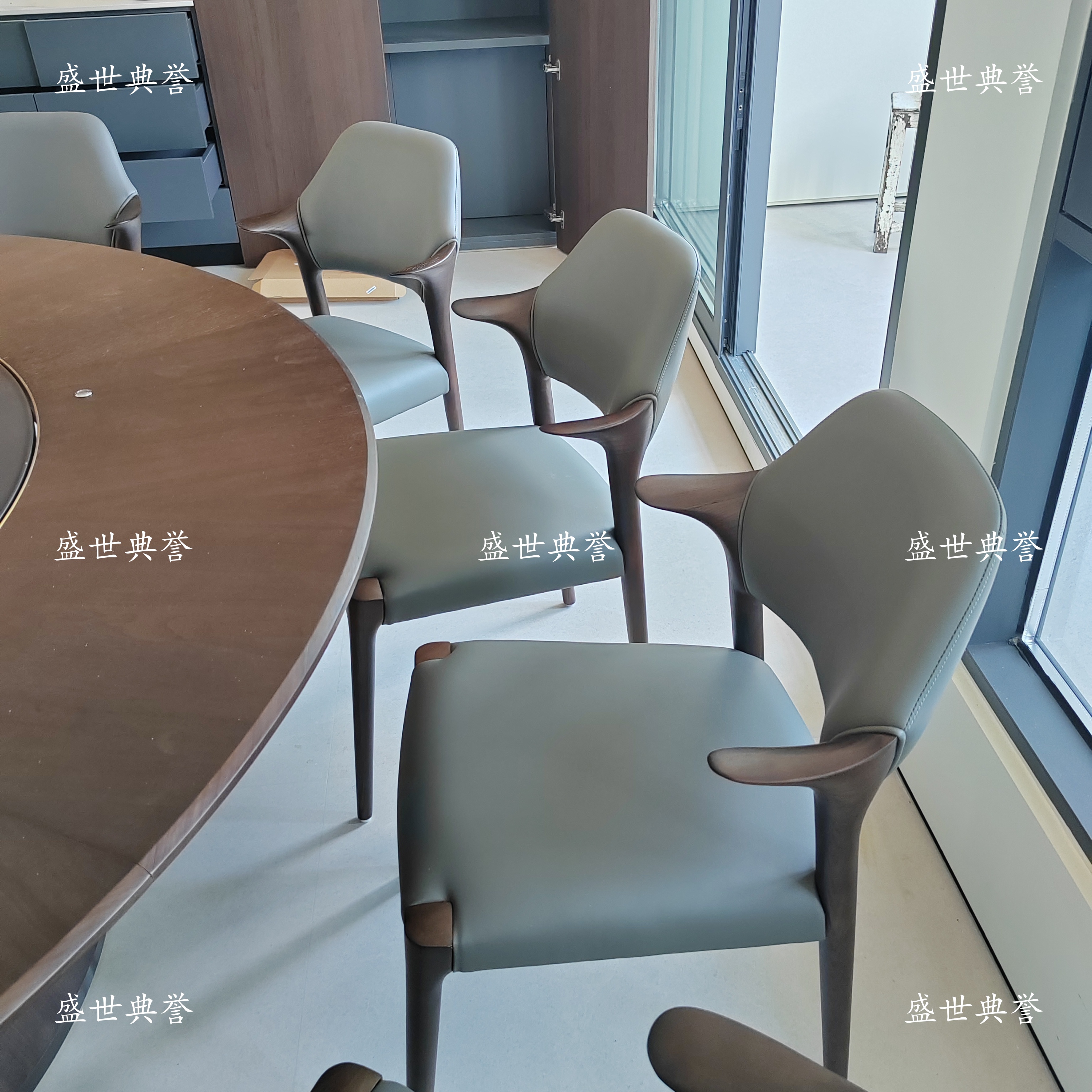Yichun International Hotel Solid Wood Electric Dining Table and Chair Company Club Business reception solid wood Chairs Villa household dining chairs Specification image