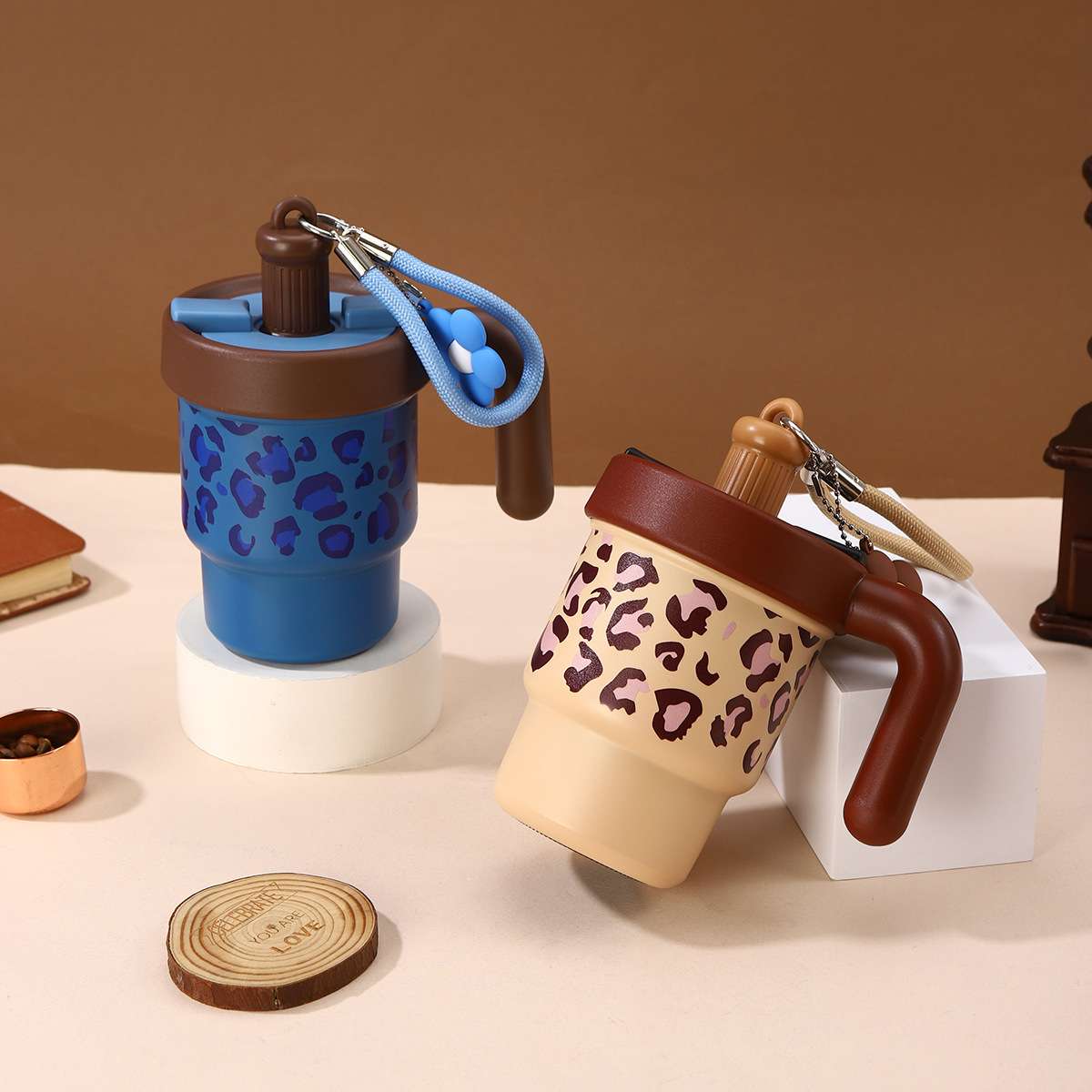 Y290-QSXD2235 New leopard print 316 stainless steel insulated cup, portable, high appearance level straw cup with handle detail image 3