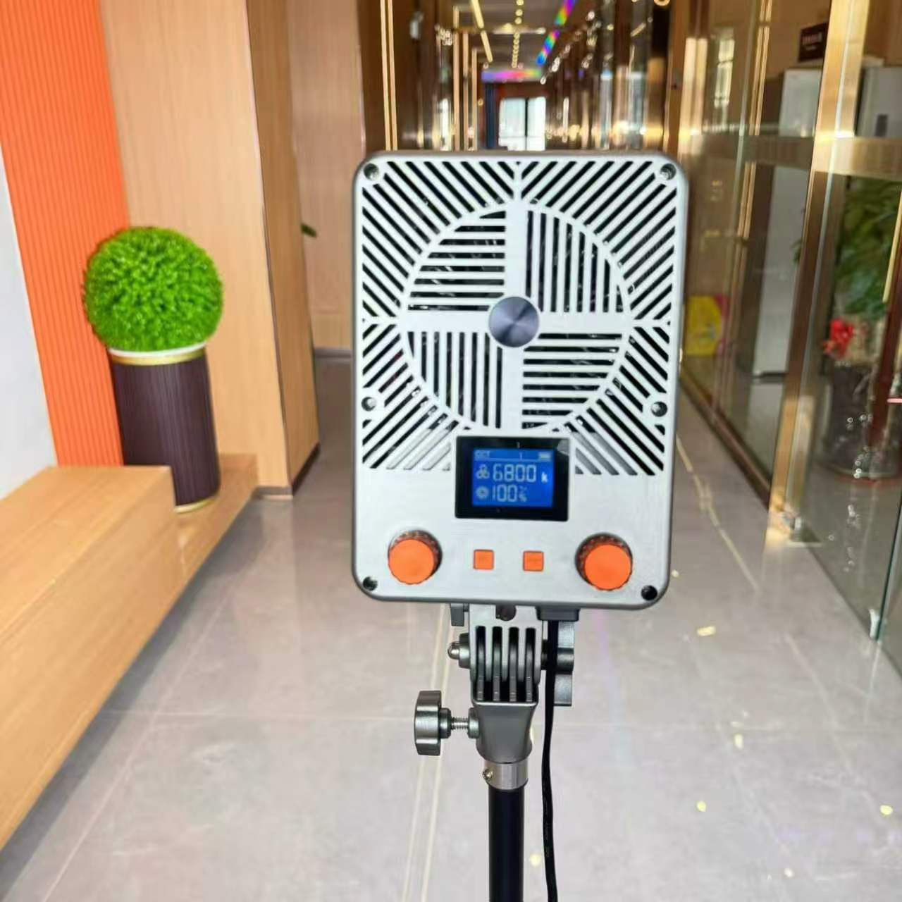 Live streaming fill light, shooting beauty light, 300W dual-color COB pocket and other outdoor portable constant light detail image 4