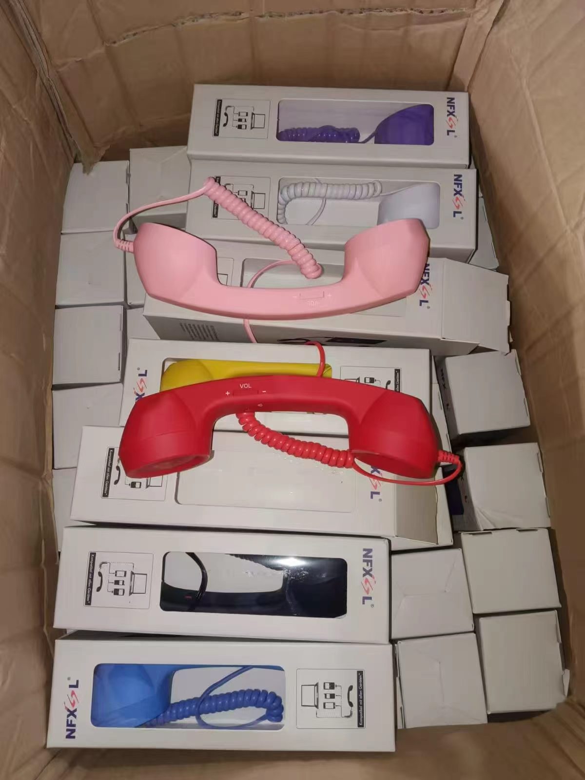 Mobile phone receiver, microphone, earphone, retro telephone style, landline handle, earphone receiver, universal type Specification image