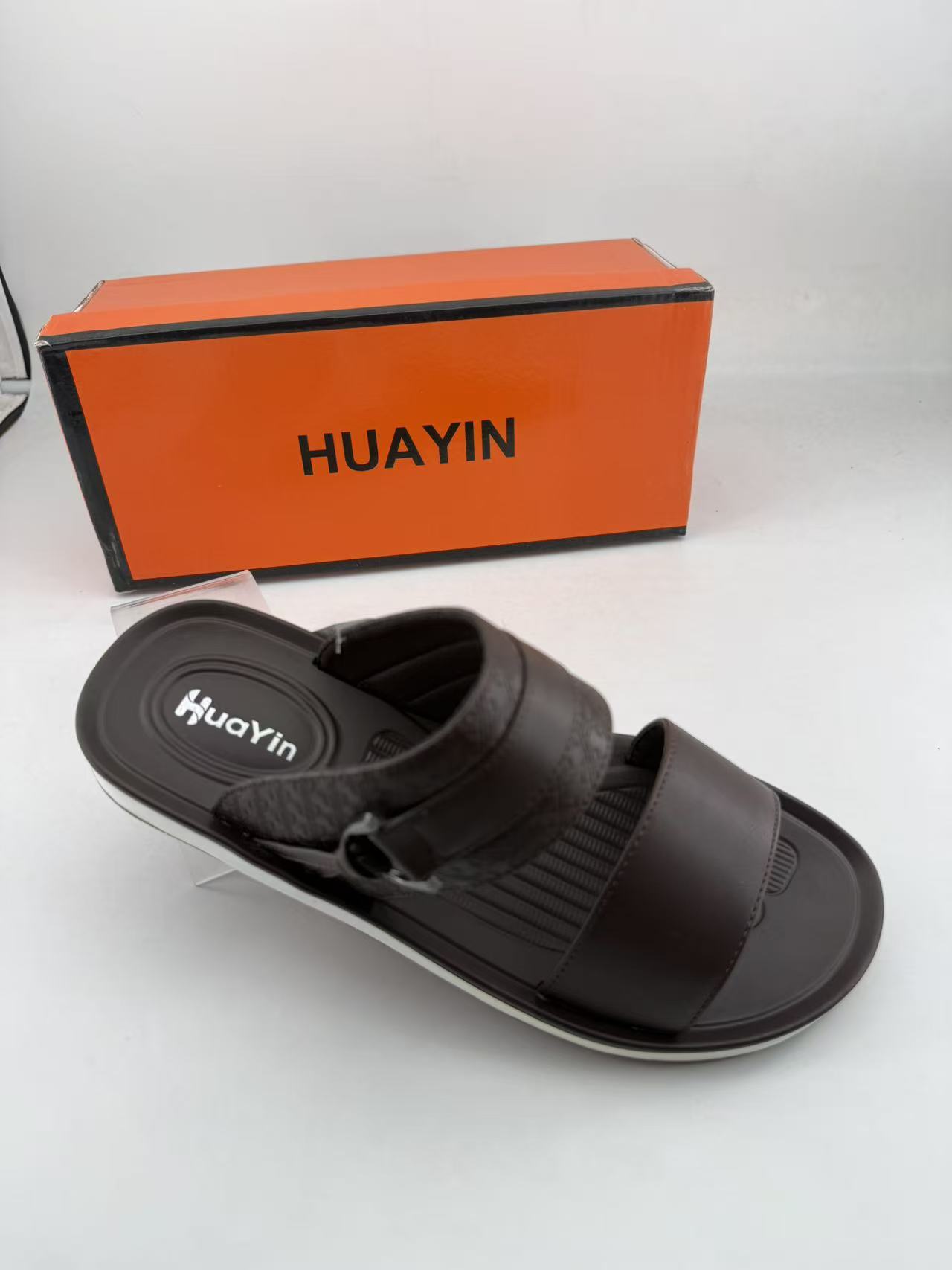 The new men's slippers are comfortable to wear