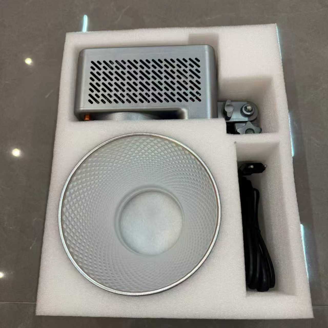 Live streaming fill light, shooting beauty light, 300W dual-color COB pocket and other outdoor portable constant light Item Picture