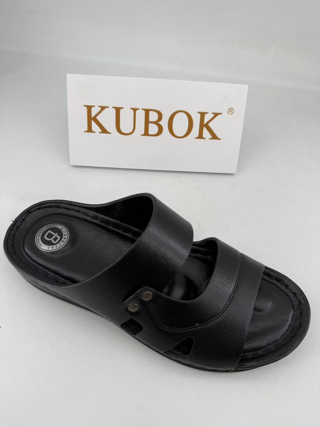 Men's flip-flops and slippers for Africa and the Middle East