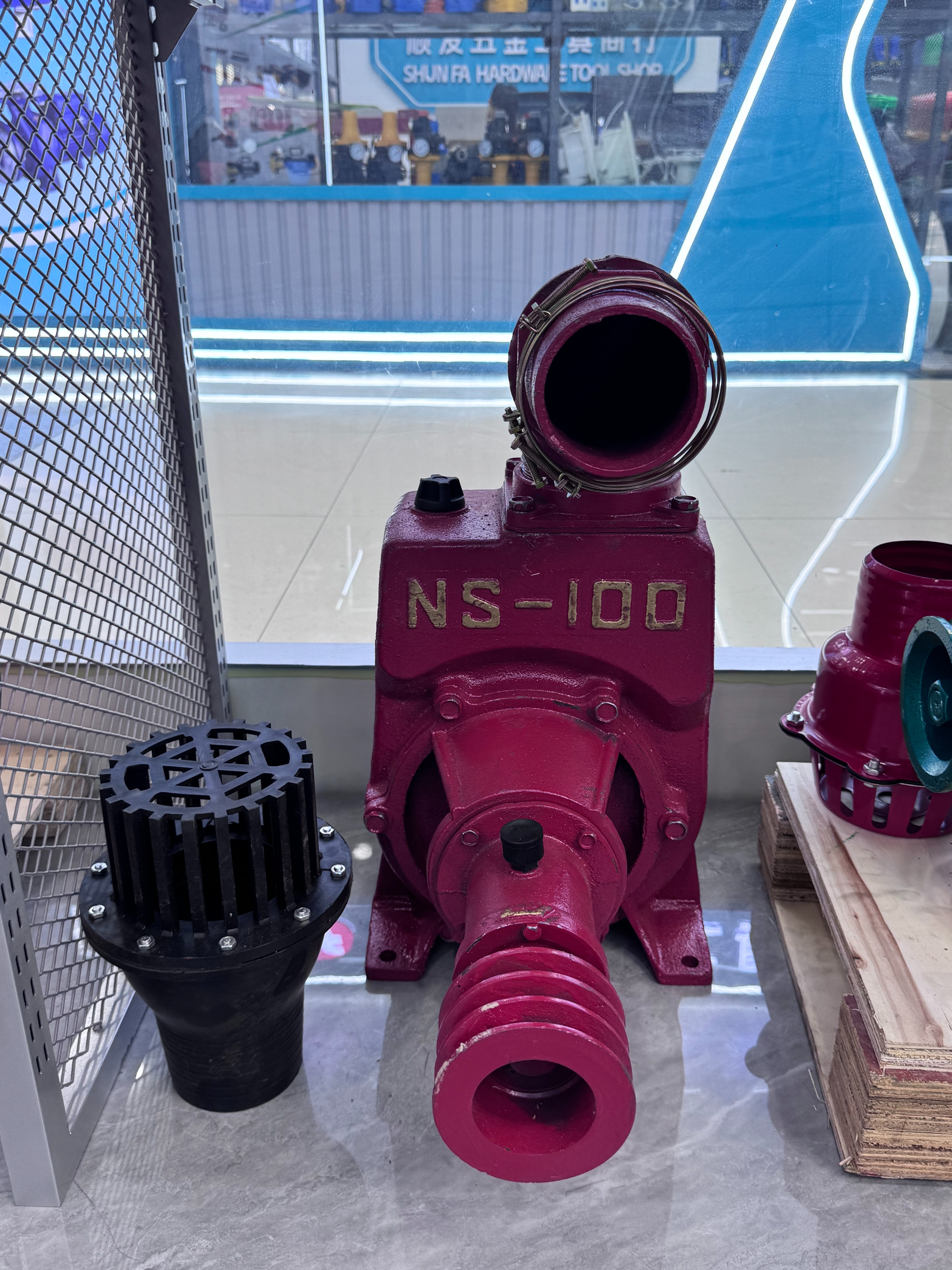 NS-100 belt-driven Self-priming centrifugal pump full image