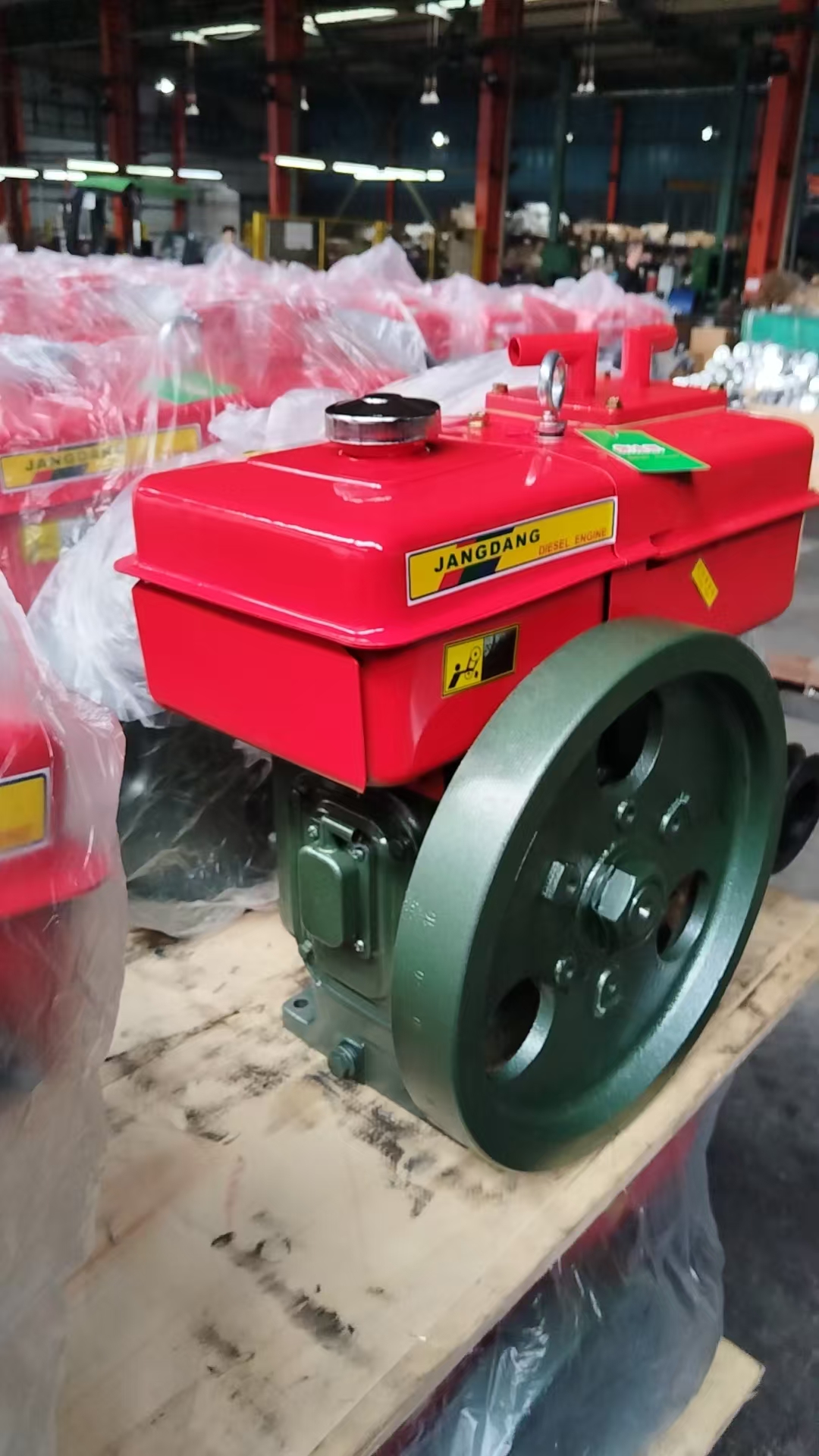 The R series of small water-cooled engines are compact and easy to start. They are the preferred choice for agricultural fixed power and are available in bulk for export Item Picture